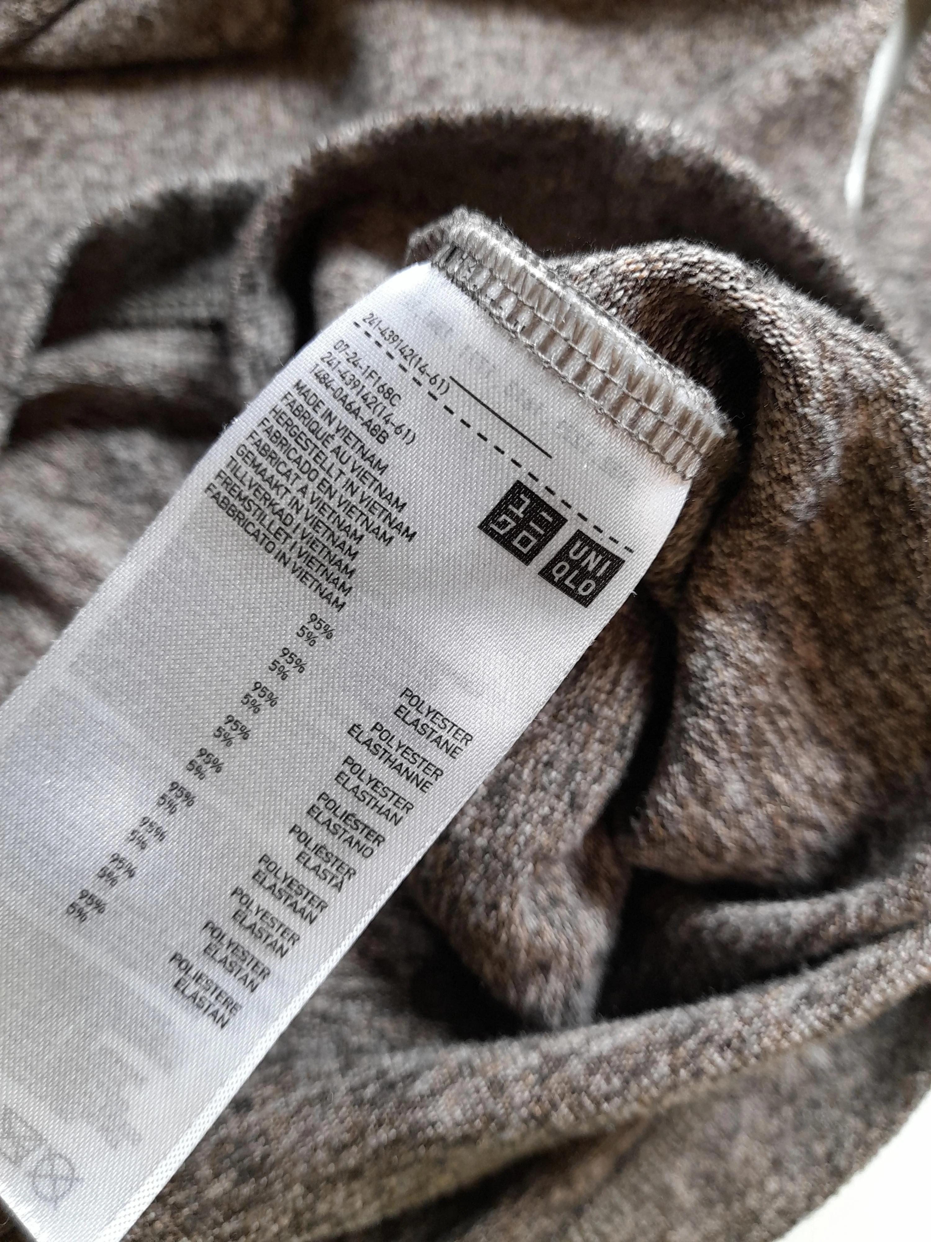 Uniqlo Men's Jumper S Brown Polyester with Elastane Round Neck Pullover - Image 6