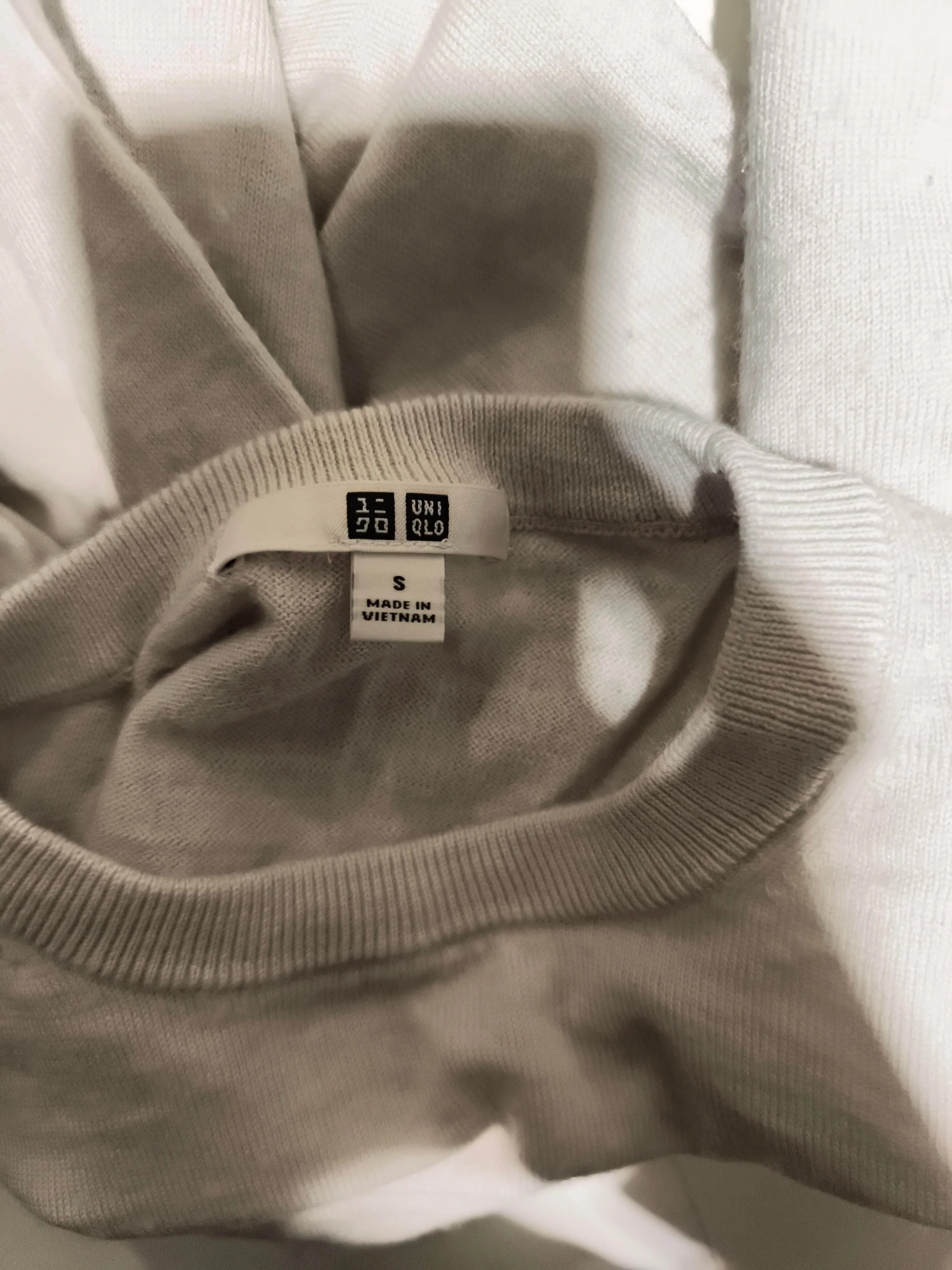 Uniqlo Men's Jumper S Cream 100% Wool Crew Neck Pullover - Image 7