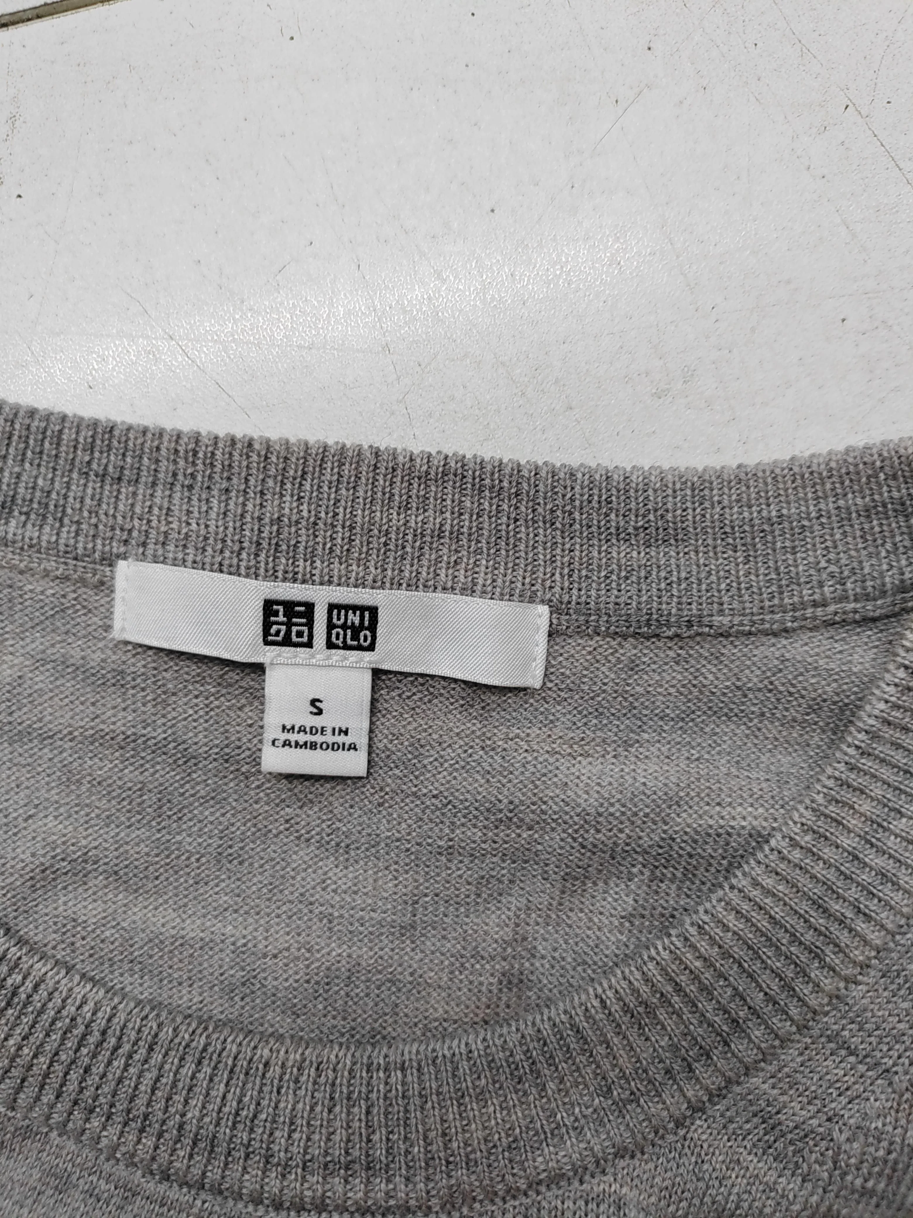 Uniqlo Men's Jumper S Grey 100% Wool Crew Neck Pullover - Image 5