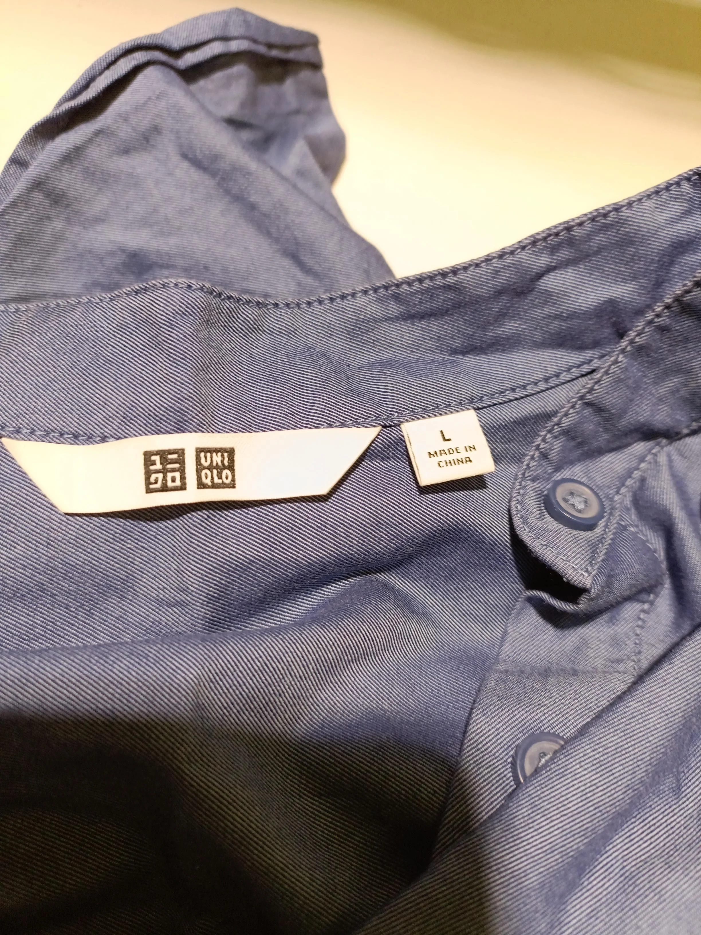 Uniqlo Men's Shirt L Blue 100% Cotton Basic - Image 6