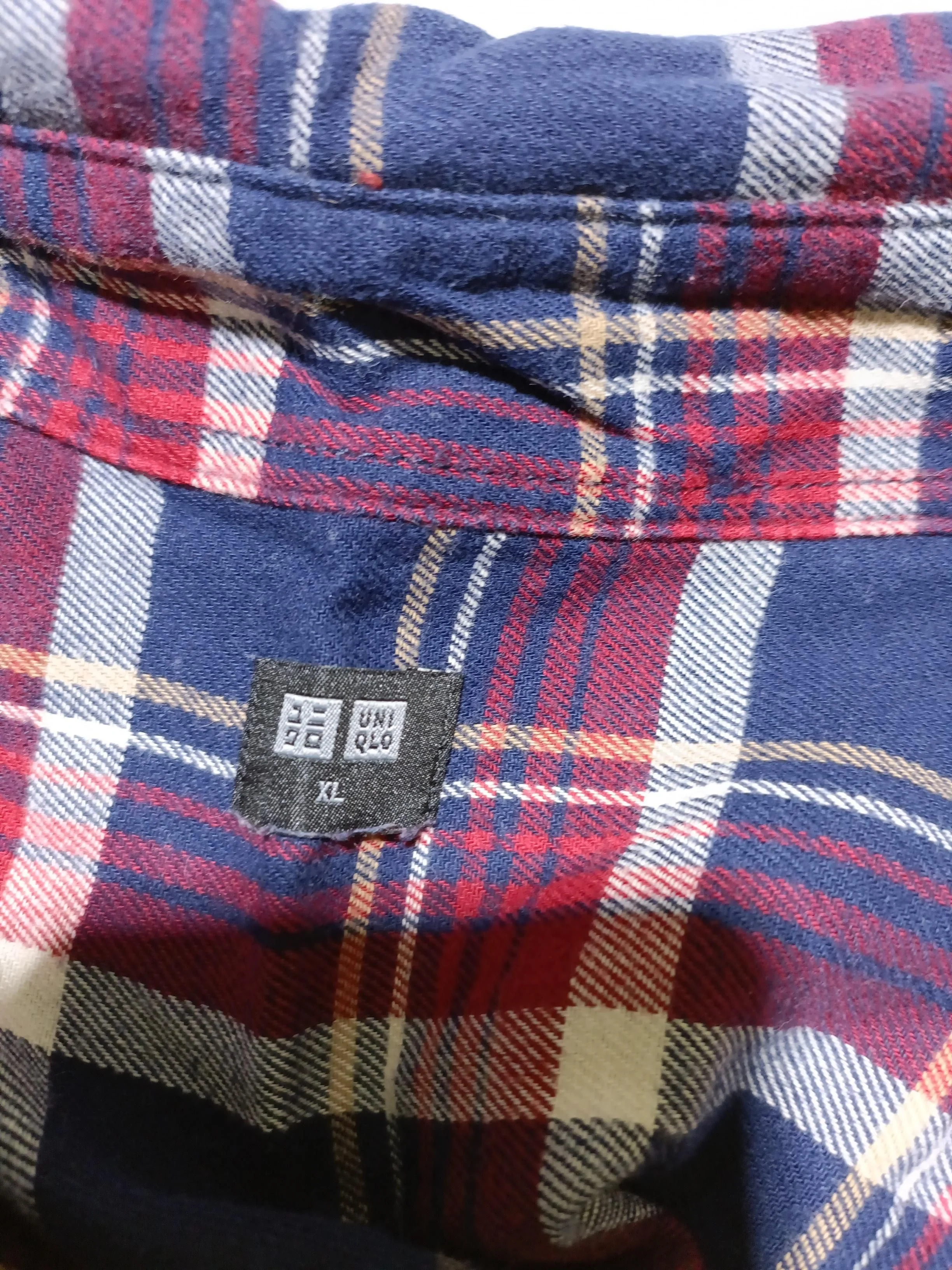 Uniqlo Men's Shirt XL Blue Checkered 100% Cotton Basic - Image 5