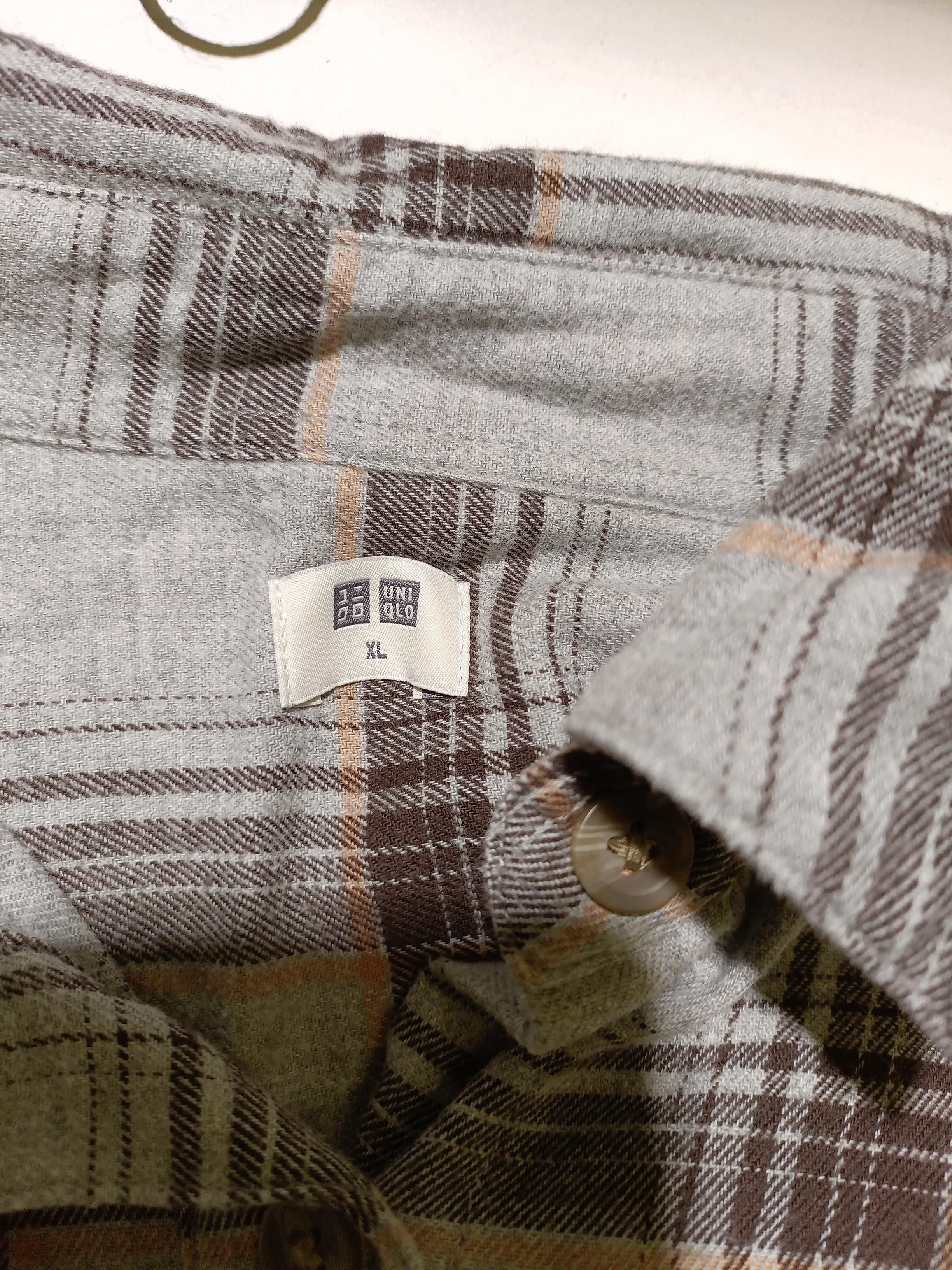 Uniqlo Men's Shirt XL Grey Checkered 100% Cotton Basic - Image 5