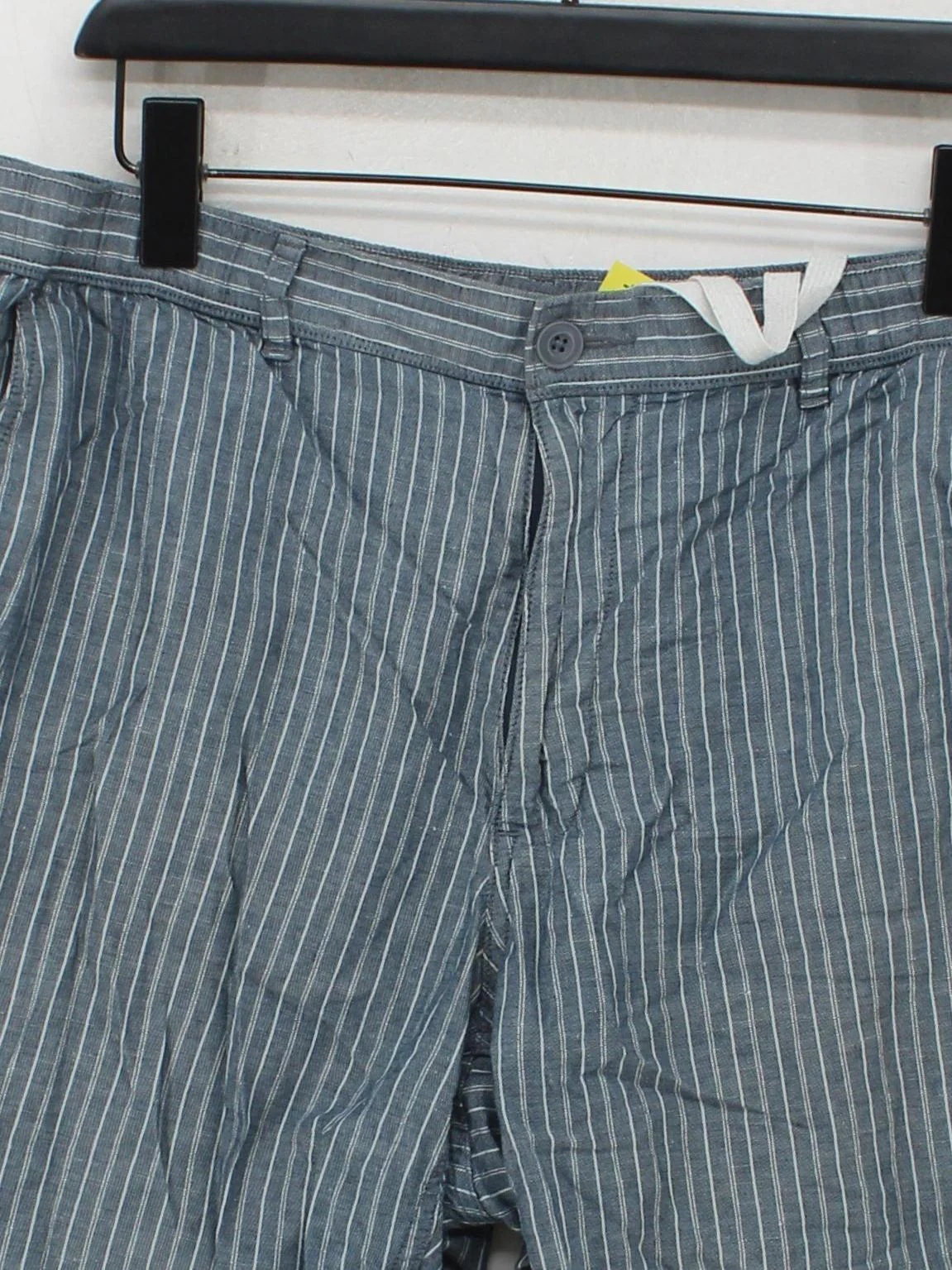 Uniqlo Men's Shorts L Blue Striped Cotton with Linen Chino - Image 3