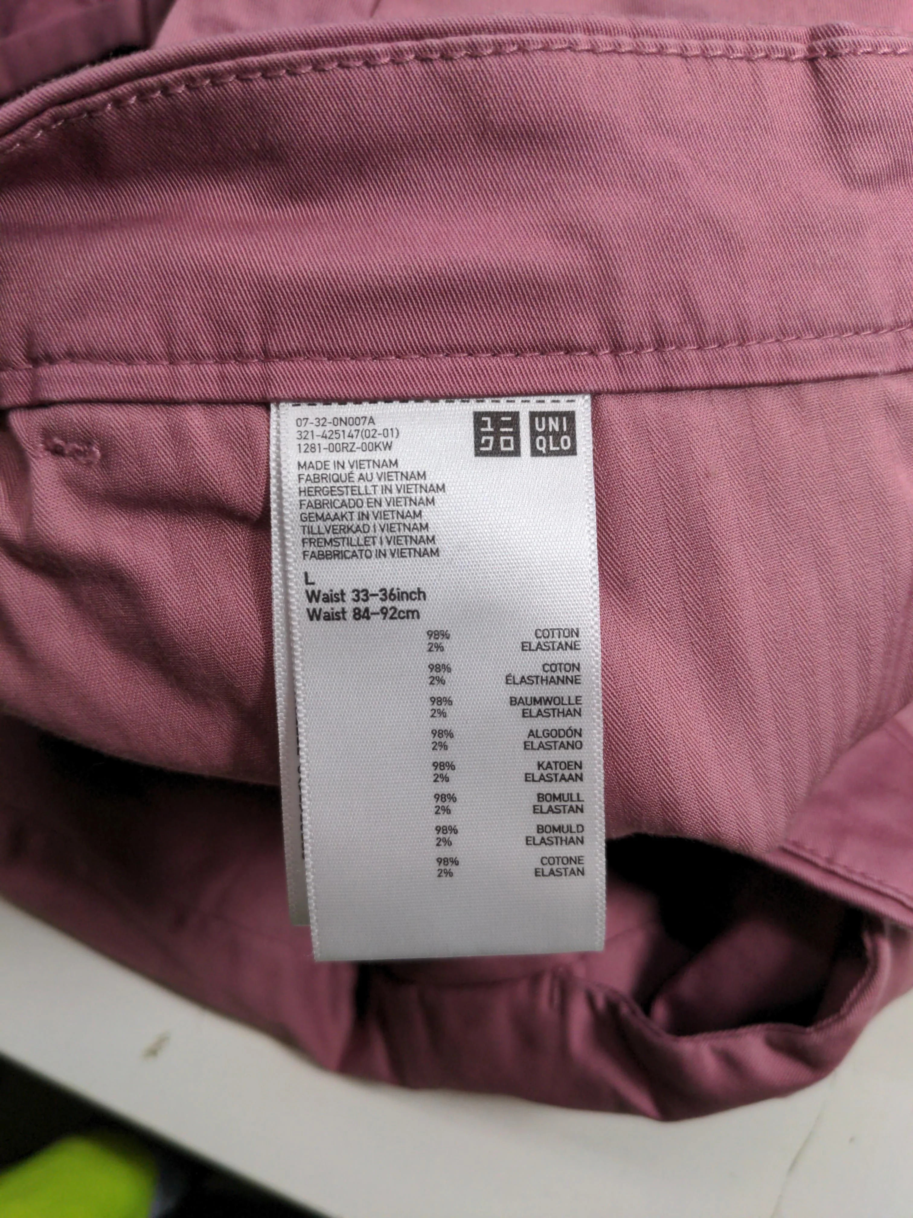 Uniqlo Men's Shorts L Red Cotton with Elastane Chino - Image 5