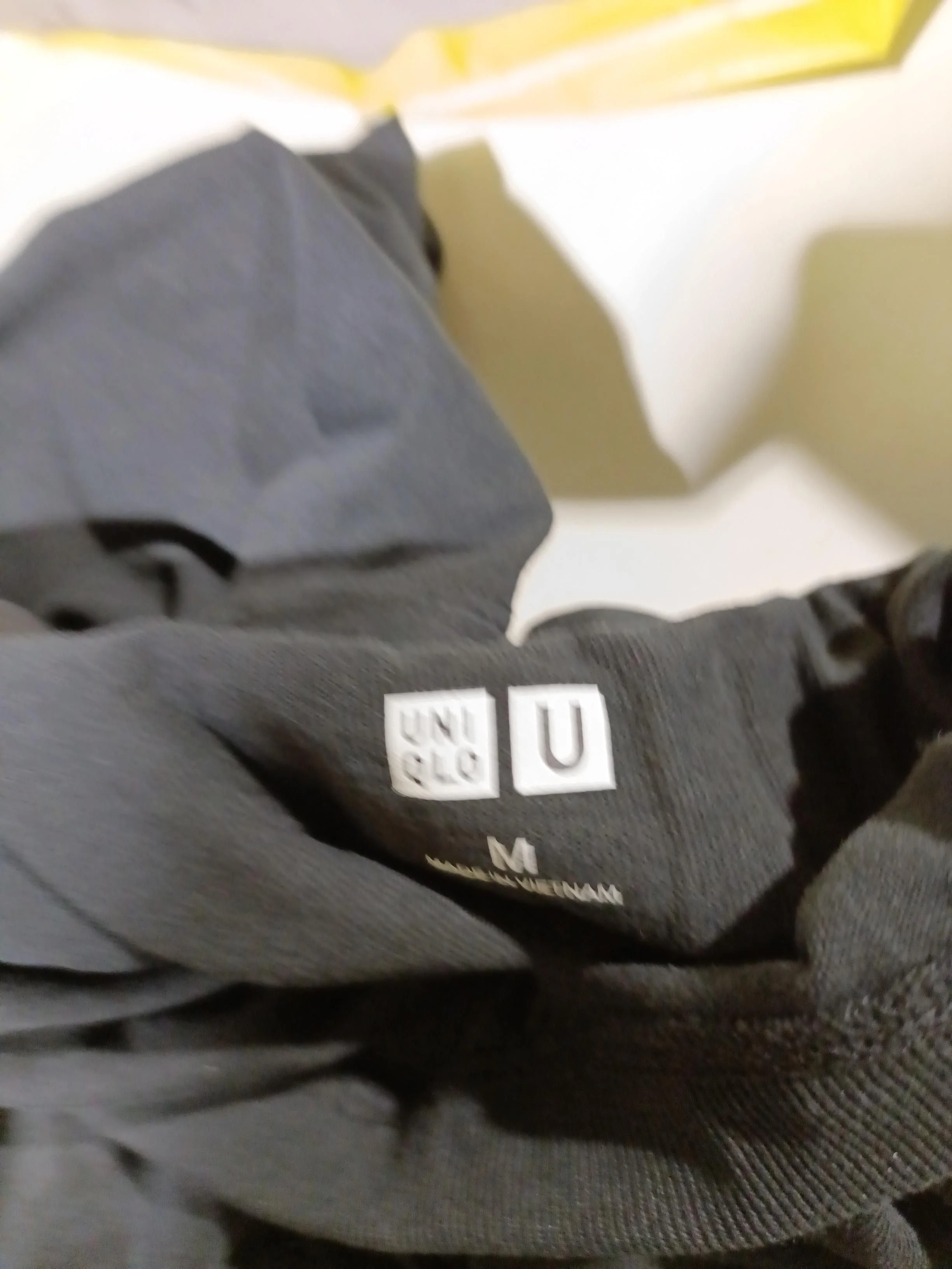 Uniqlo Men's T-Shirt M Black 100% Cotton Basic - Image 5