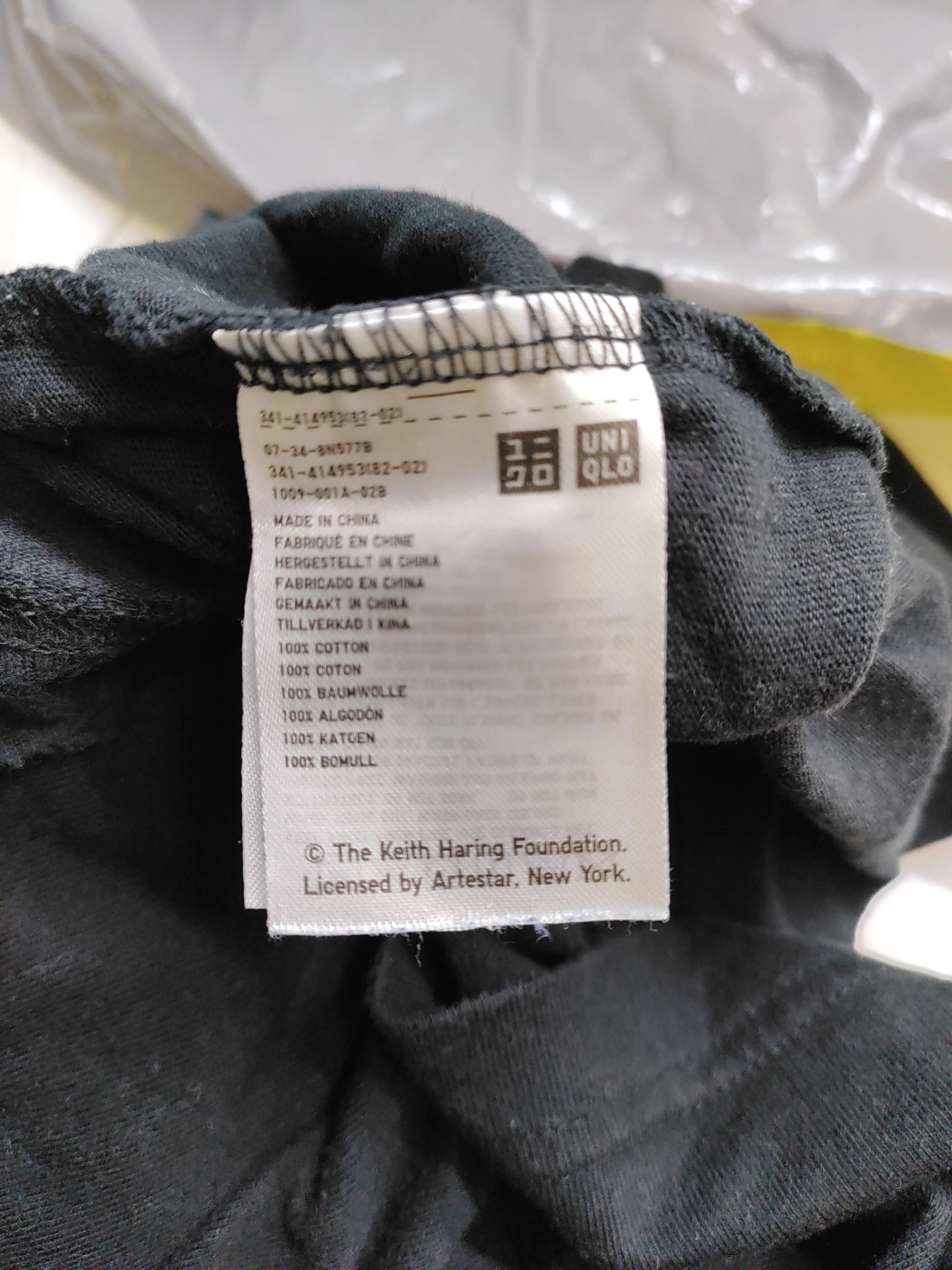 Uniqlo Men's T-Shirt S Black Graphic 100% Cotton Basic - Image 6