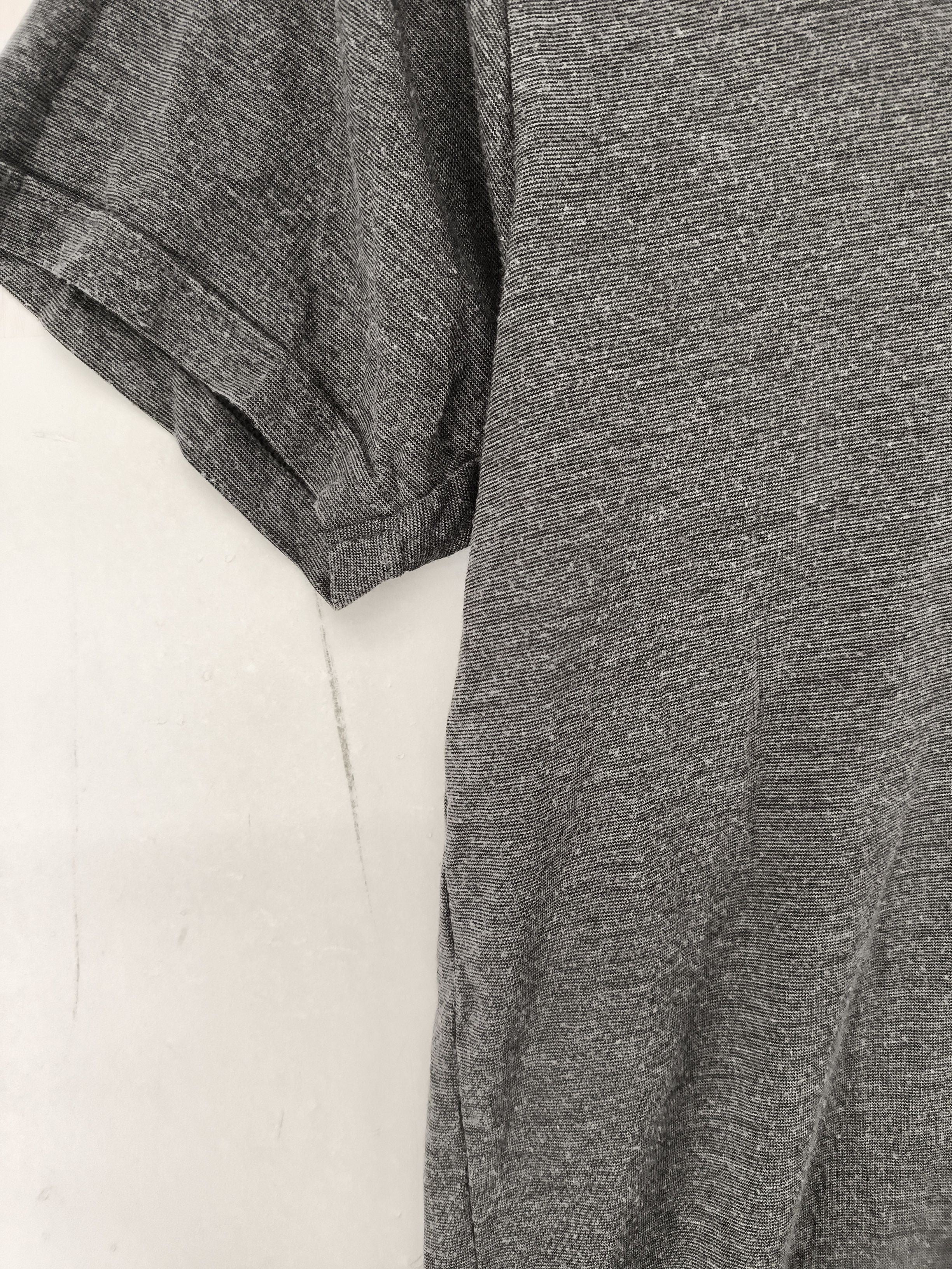 Uniqlo Men's T-Shirt S Grey Polyester with Viscose, Acrylic, Elastane Basic - Image 5