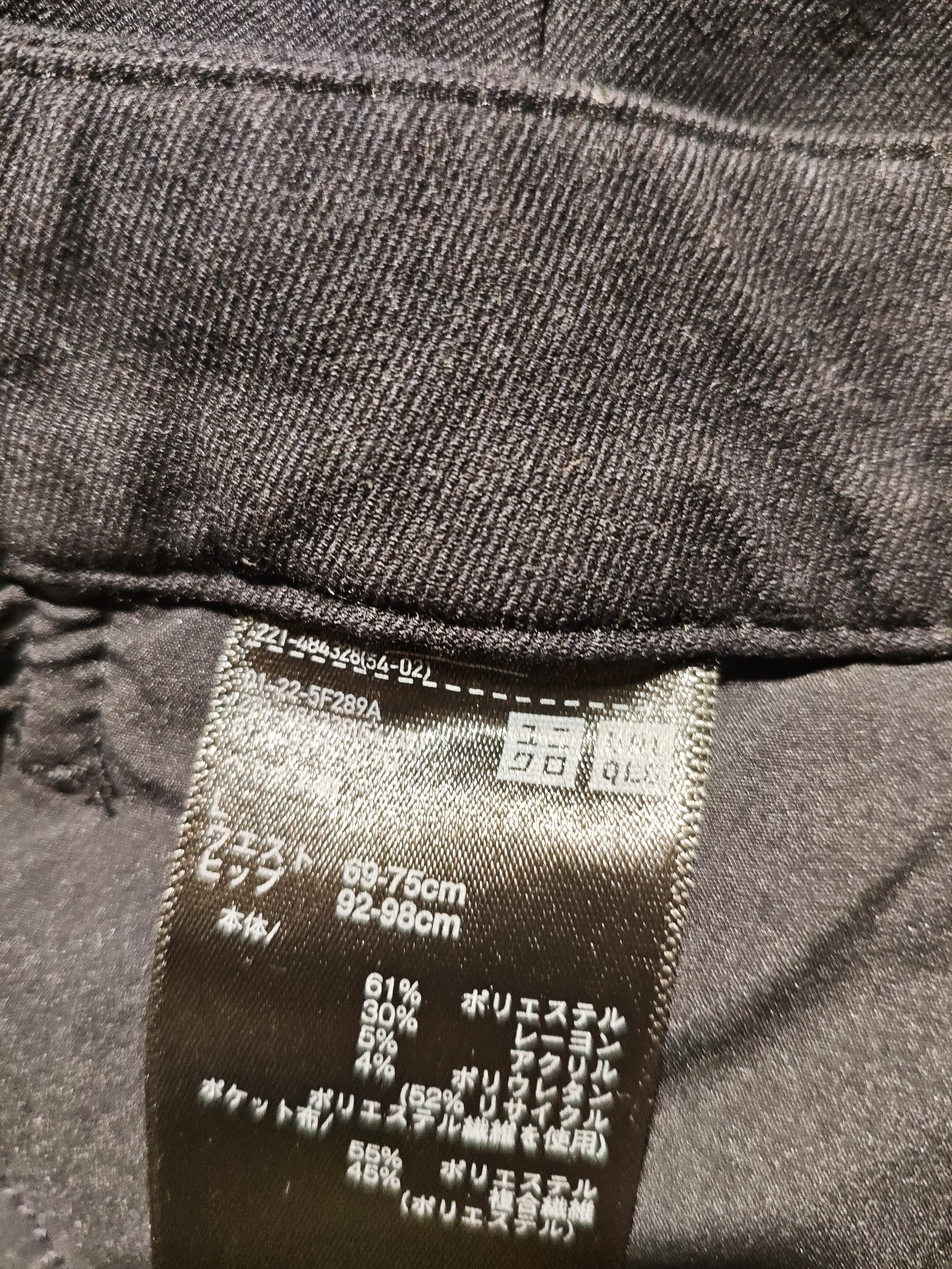 Uniqlo Men's Trousers L Black Polyester with Rayon, Spandex Tapered Chino - Image 5