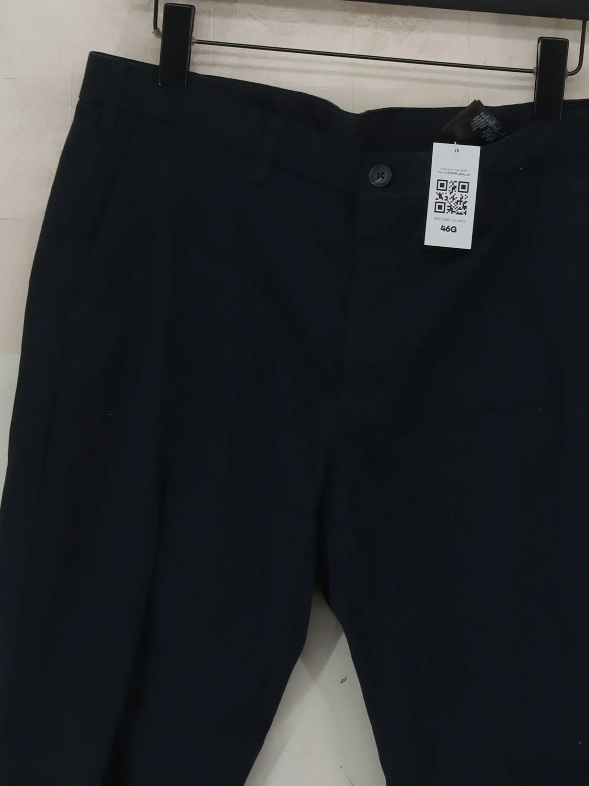 Uniqlo Men's Trousers W 33 in; L 32 in Black Cotton with Elastane Straight Chino - Image 3