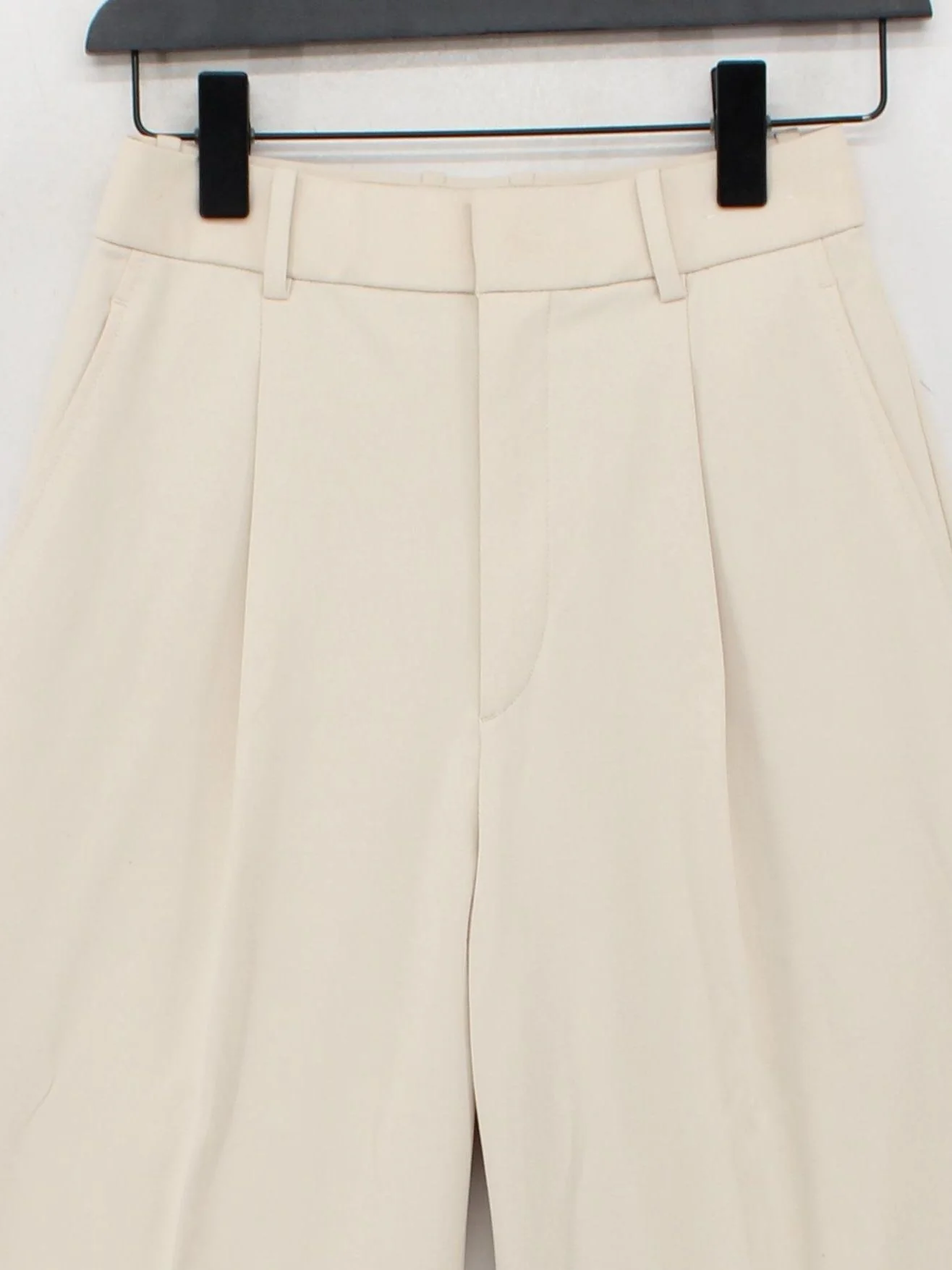 Uniqlo Men's Trousers XS Cream Polyester with Viscose, Elastane Wide-Leg Chino - Image 3