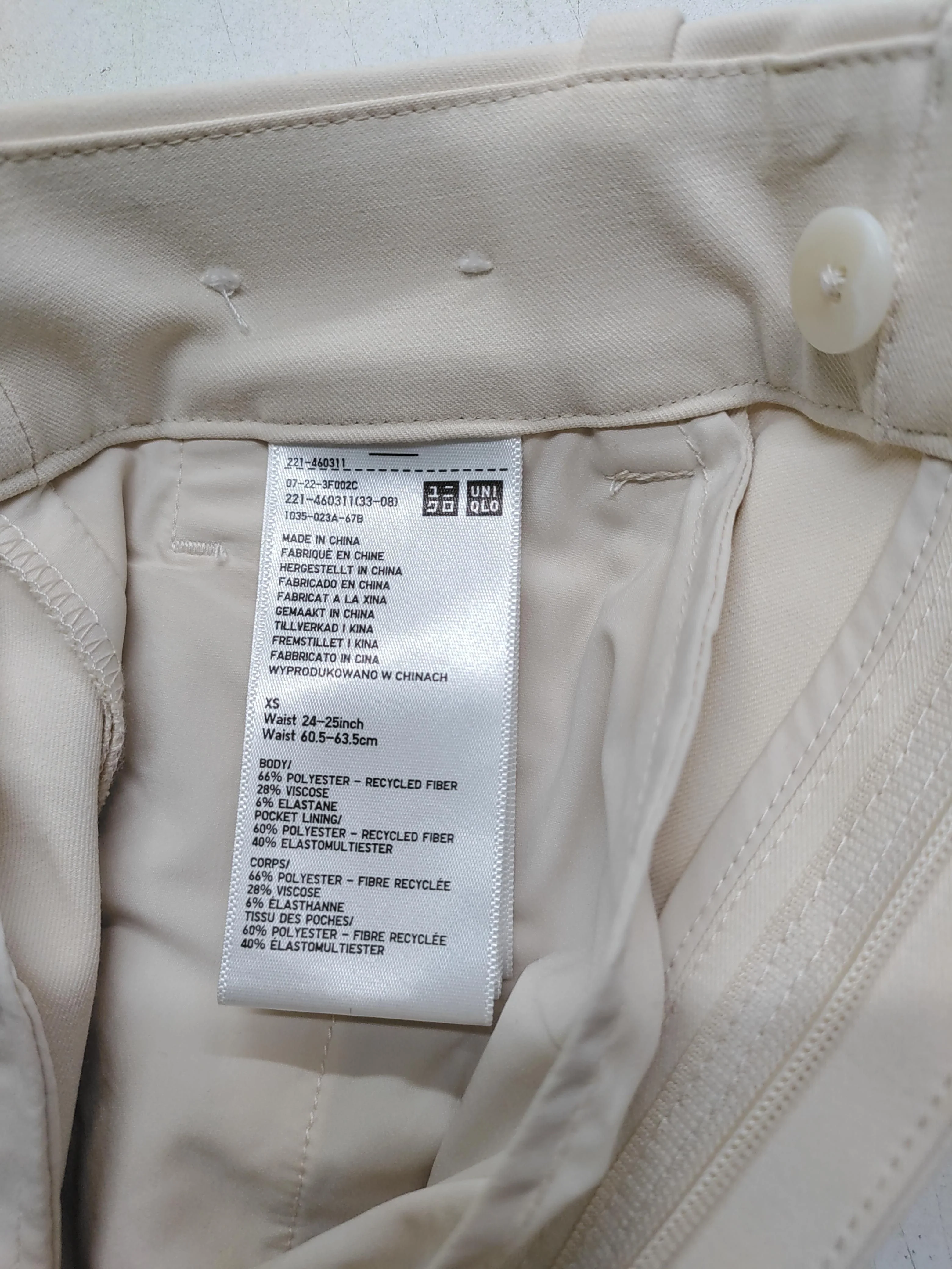 Uniqlo Men's Trousers XS Cream Polyester with Viscose, Elastane Wide-Leg Chino - Image 8