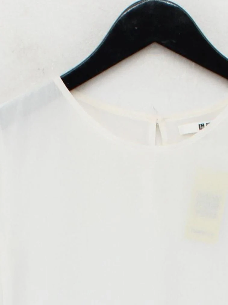 Uniqlo Women's Blouse M White 100% Polyester Short Sleeve Round Neck Basic - Image 3