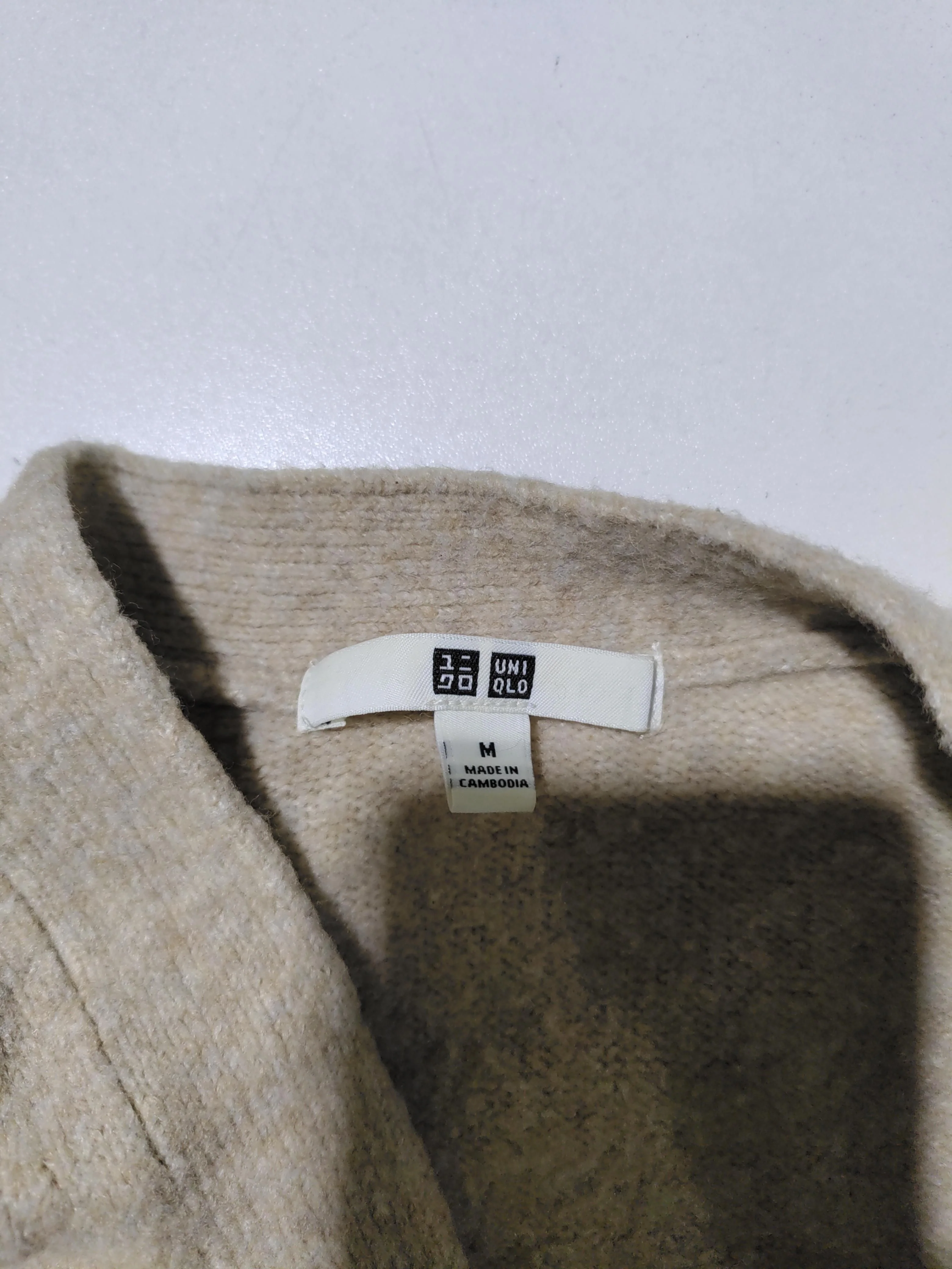 Uniqlo Women's Cardigan M Tan Acrylic with Polyamide, Elastane V-Neck Cardigan - Image 6