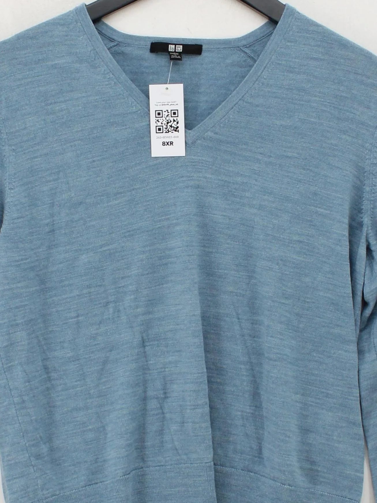 Uniqlo Women's Jumper L Blue 100% Wool V-Neck Pullover - Image 3