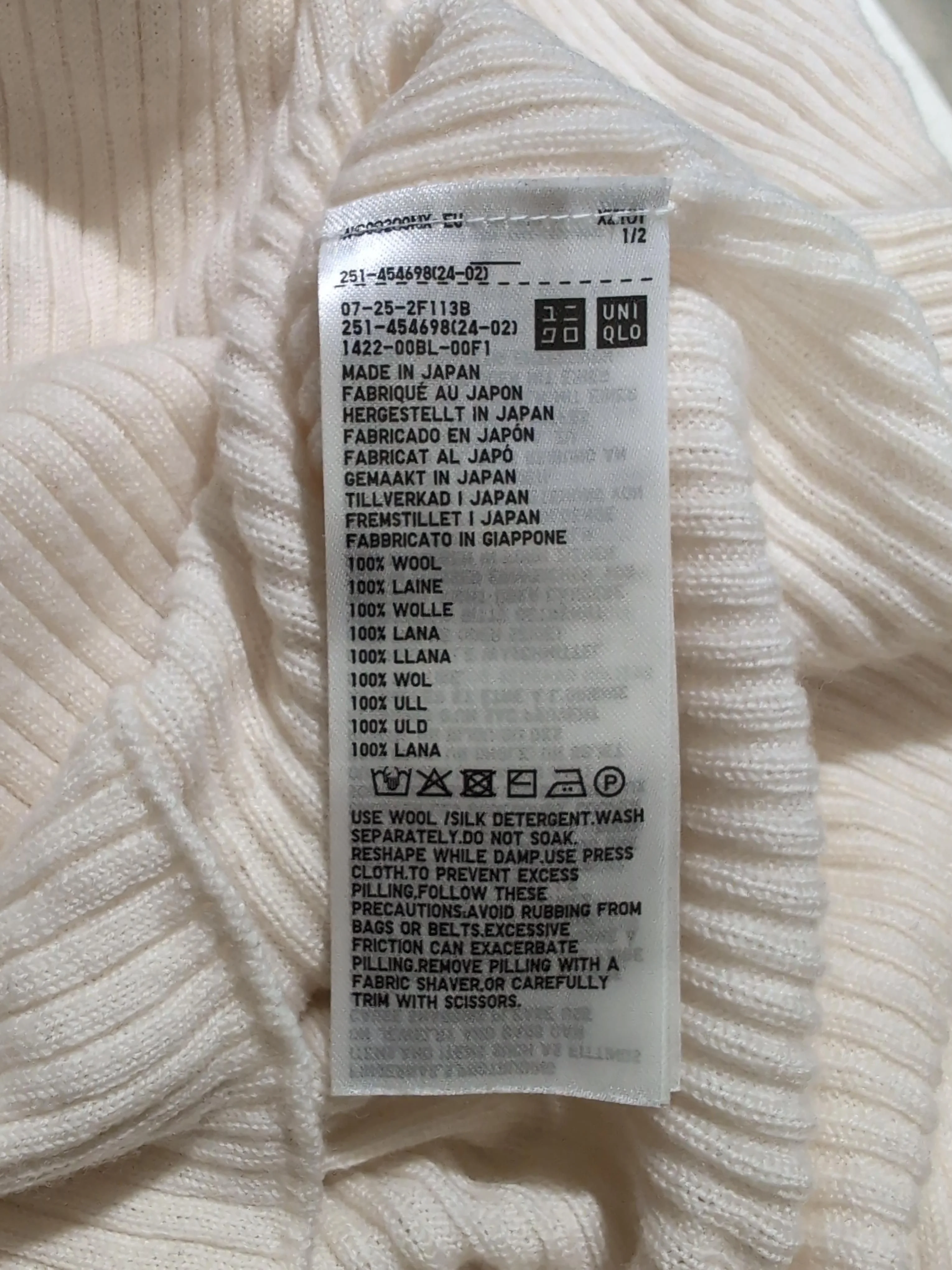 Uniqlo Women's Jumper S Cream 100% Wool Roll Neck Pullover - Image 5