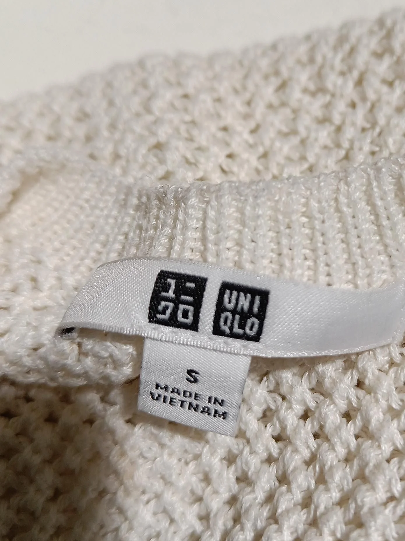 Uniqlo Women's Jumper S Cream Acrylic with Lyocell Modal, Linen Pullover - Image 5