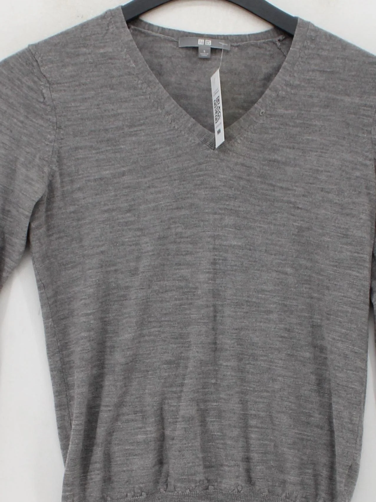 Uniqlo Women's Jumper S Grey 100% Wool V-Neck Pullover - Image 3