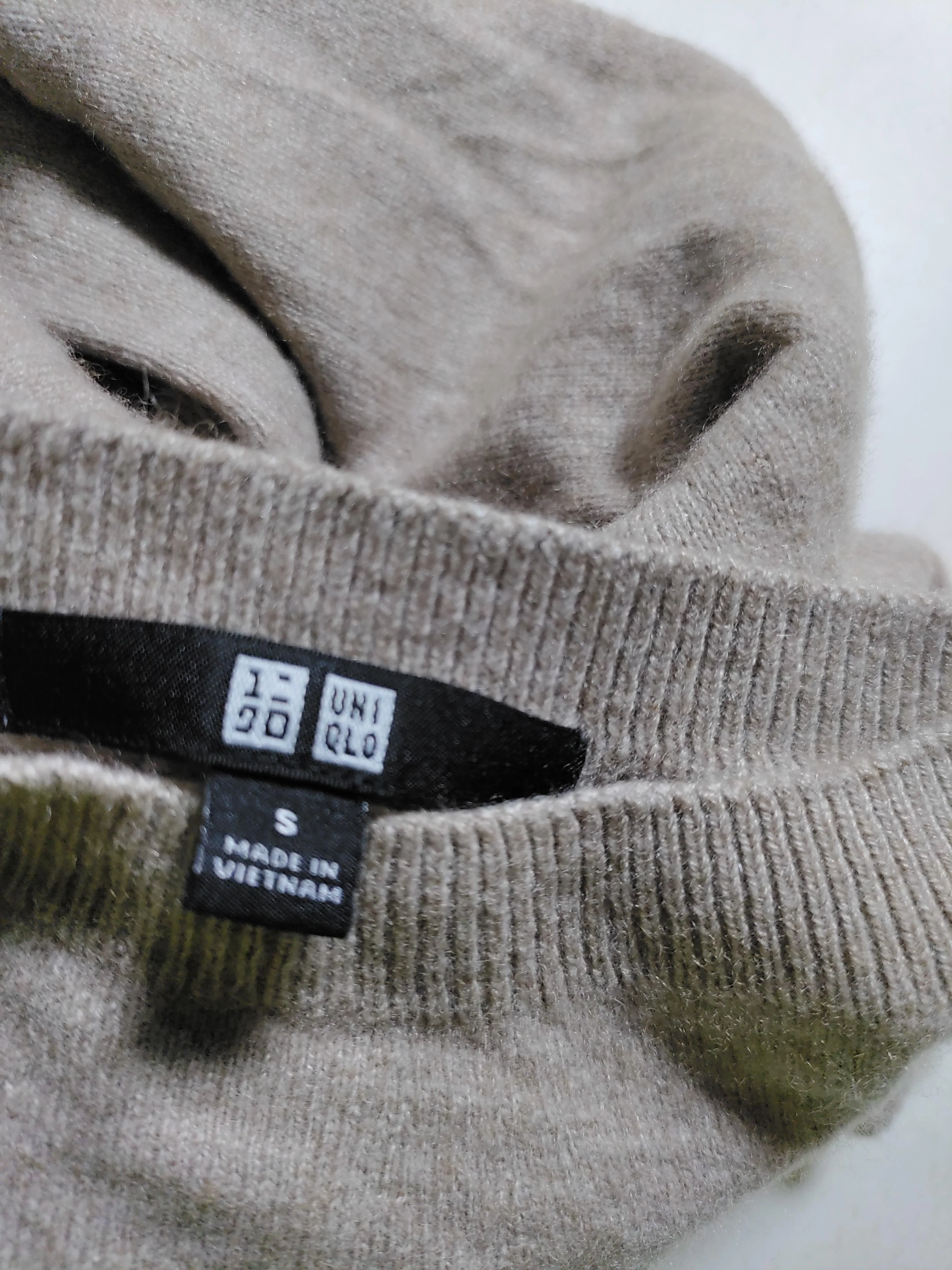 Uniqlo Women's Jumper S Tan 100% Cashmere Crew Neck Pullover - Image 5
