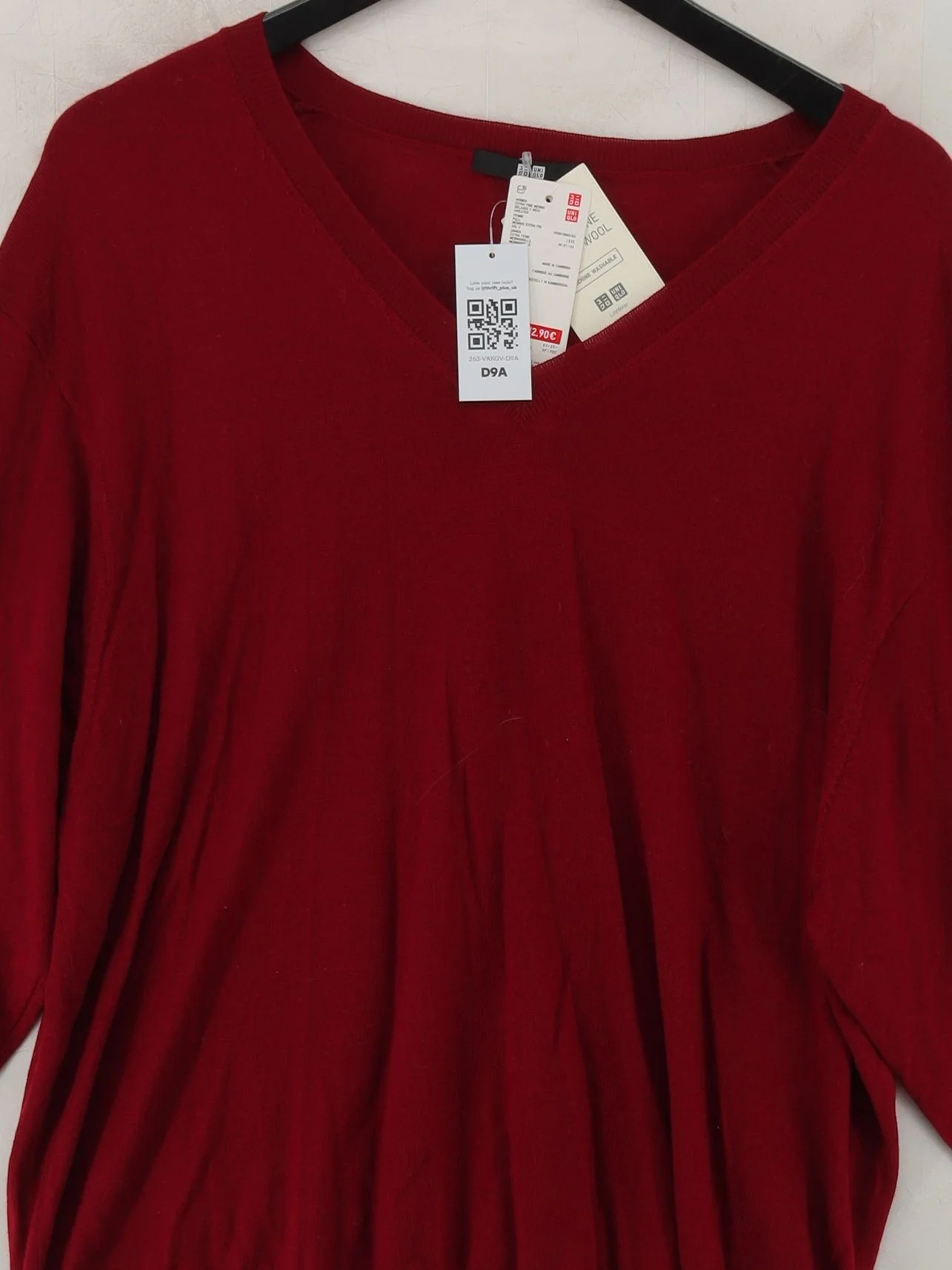 Uniqlo Women's Jumper XL Red 100% Wool V-Neck Pullover New with tags - Image 3