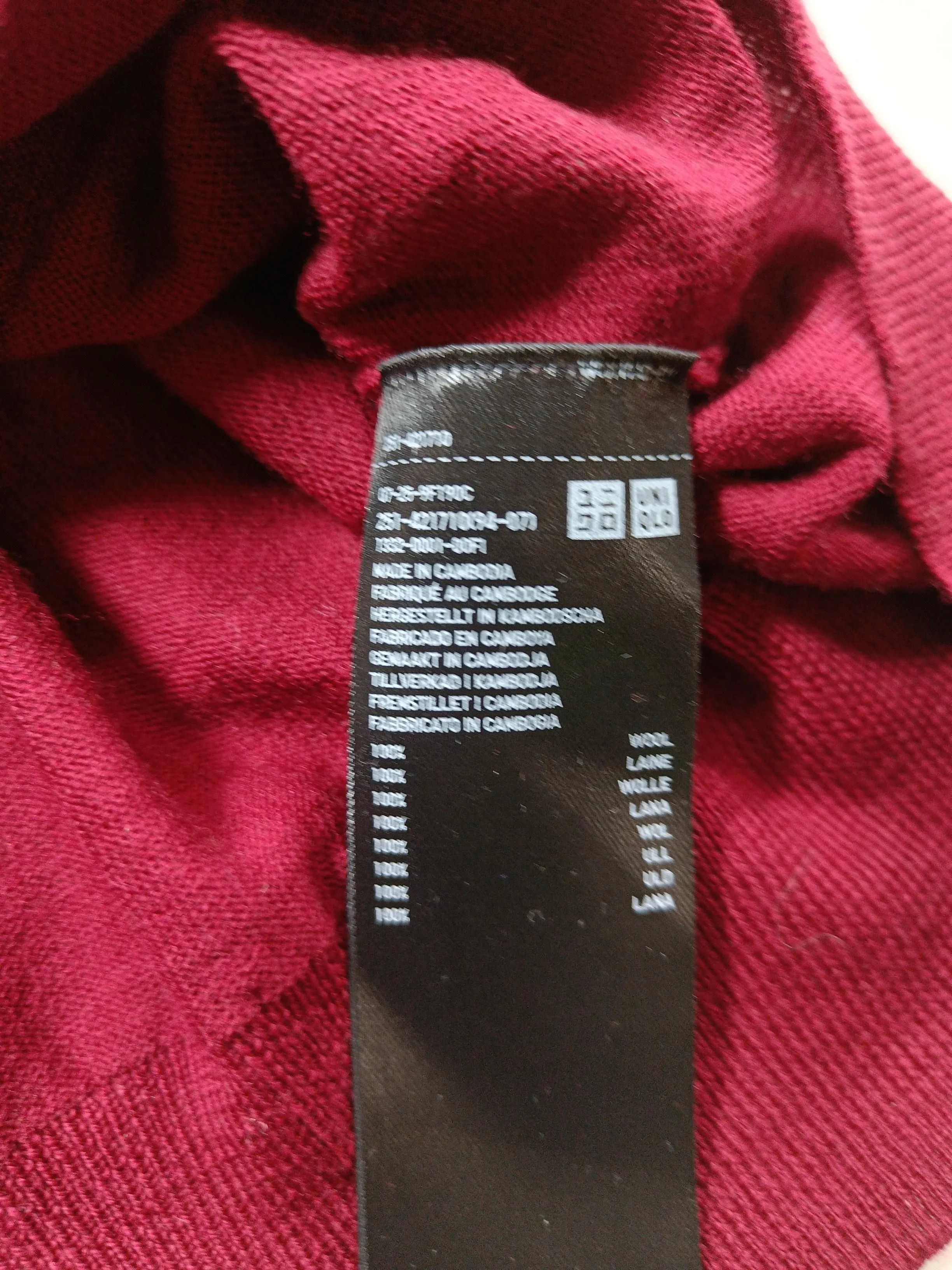 Uniqlo Women's Jumper XL Red 100% Wool V-Neck Pullover New with tags - Image 7