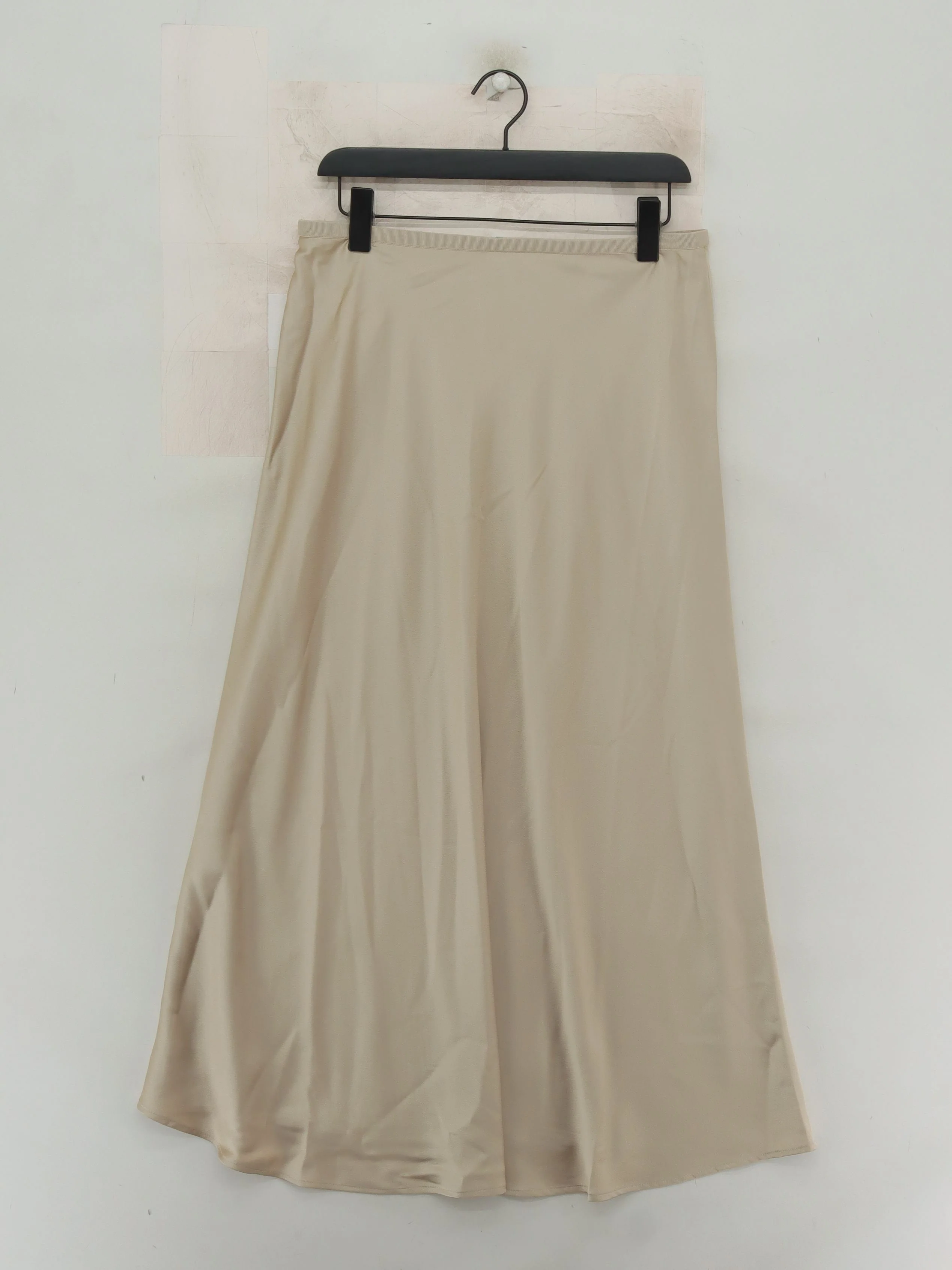 Uniqlo Women's Midi Skirt L Cream Polyester with Elastane Midi Straight & Pencil - Image 2