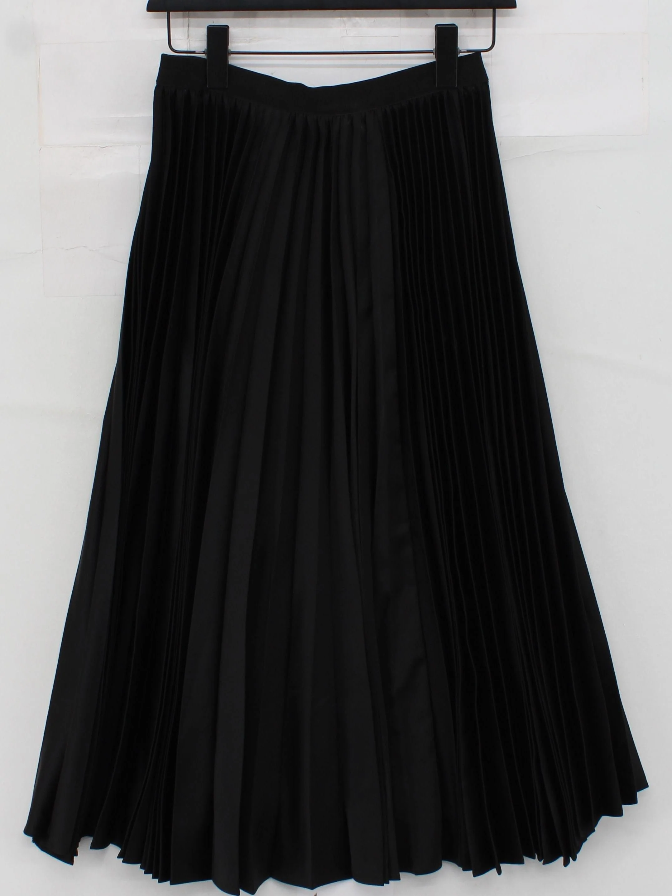 Uniqlo Women's Midi Skirt S Black Polyester with Elastane Midi Pleated - Image 2