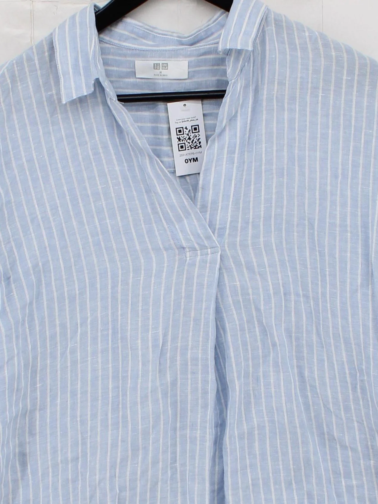 Uniqlo Women's Shirt M Blue Striped 100% Linen 3/4 Sleeve V-Neck Basic - Image 3