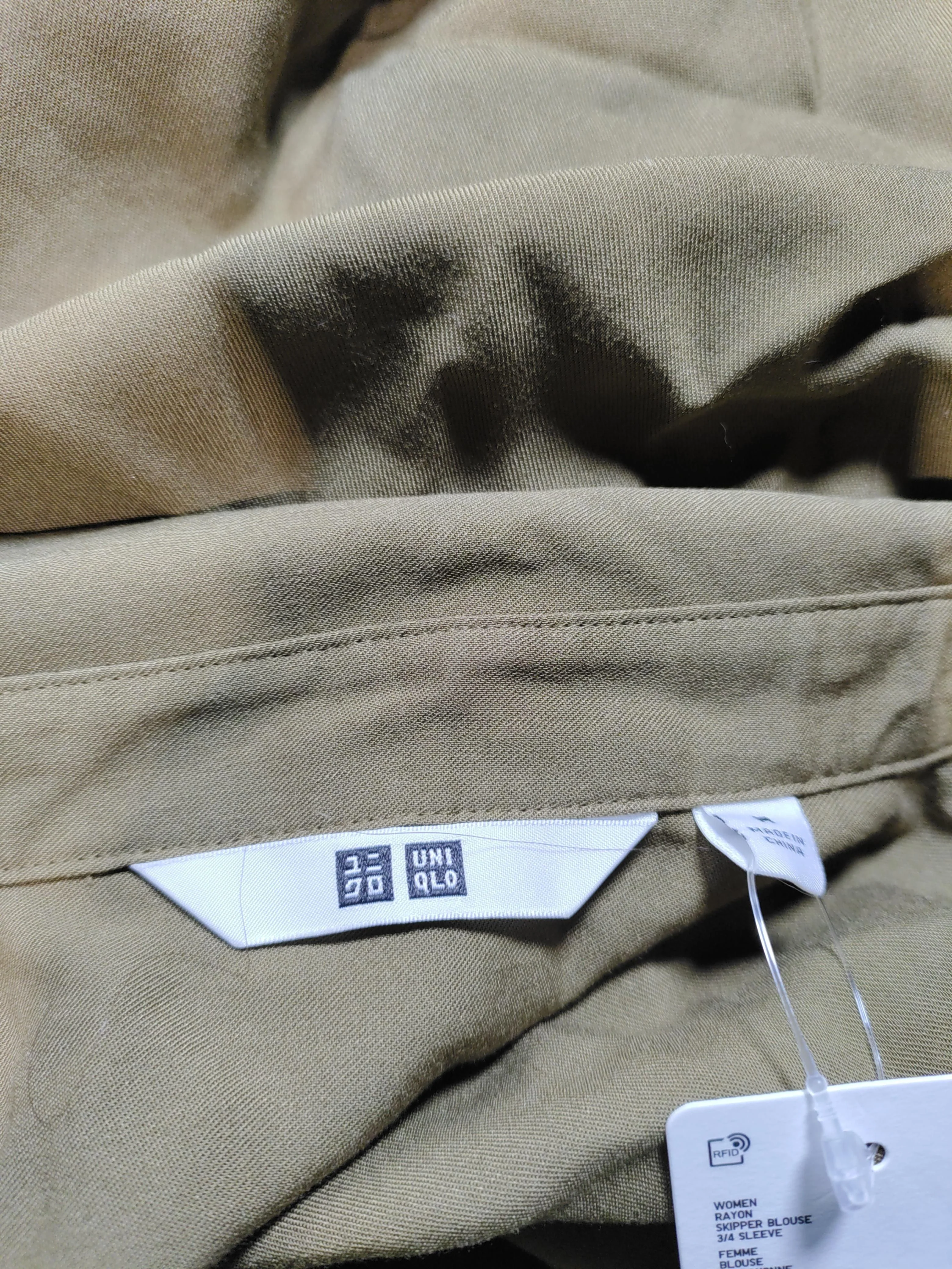 Uniqlo Women's Shirt M Brown Viscose with Polyester 3/4 Sleeve V-Neck Basic - Image 5
