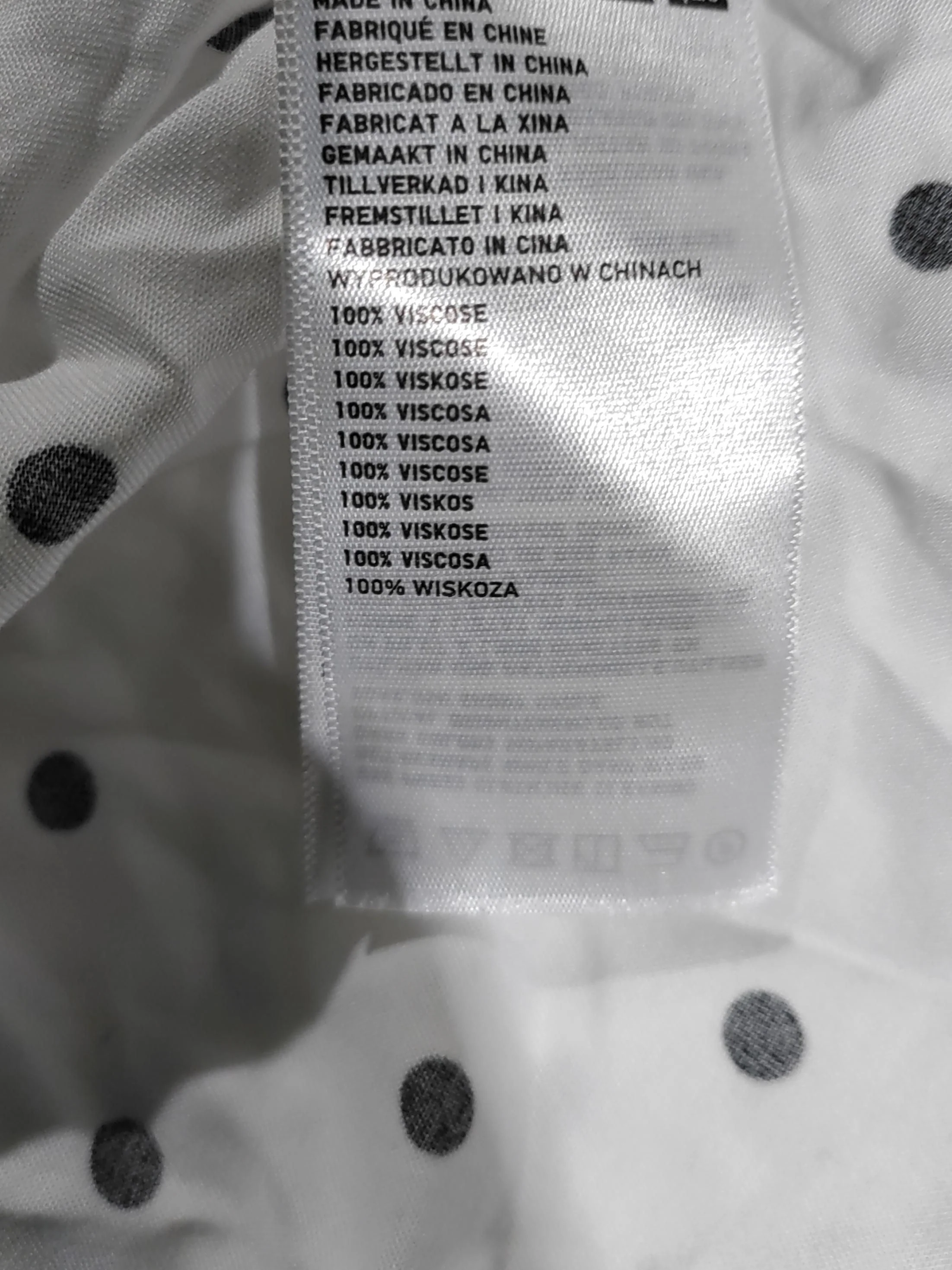 Uniqlo Women's Shirt XS White Polkadot 100% Viscose Short Sleeve Collared Basic - Image 6