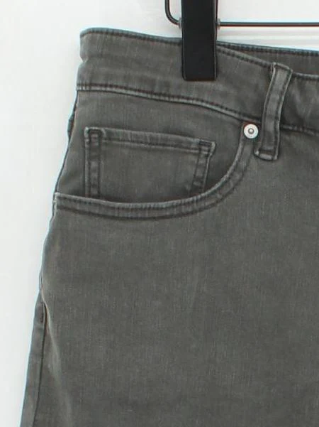 Uniqlo Women's Shorts W 32 in Grey Cotton with Polyester, Elastane Cut-Off - Image 4