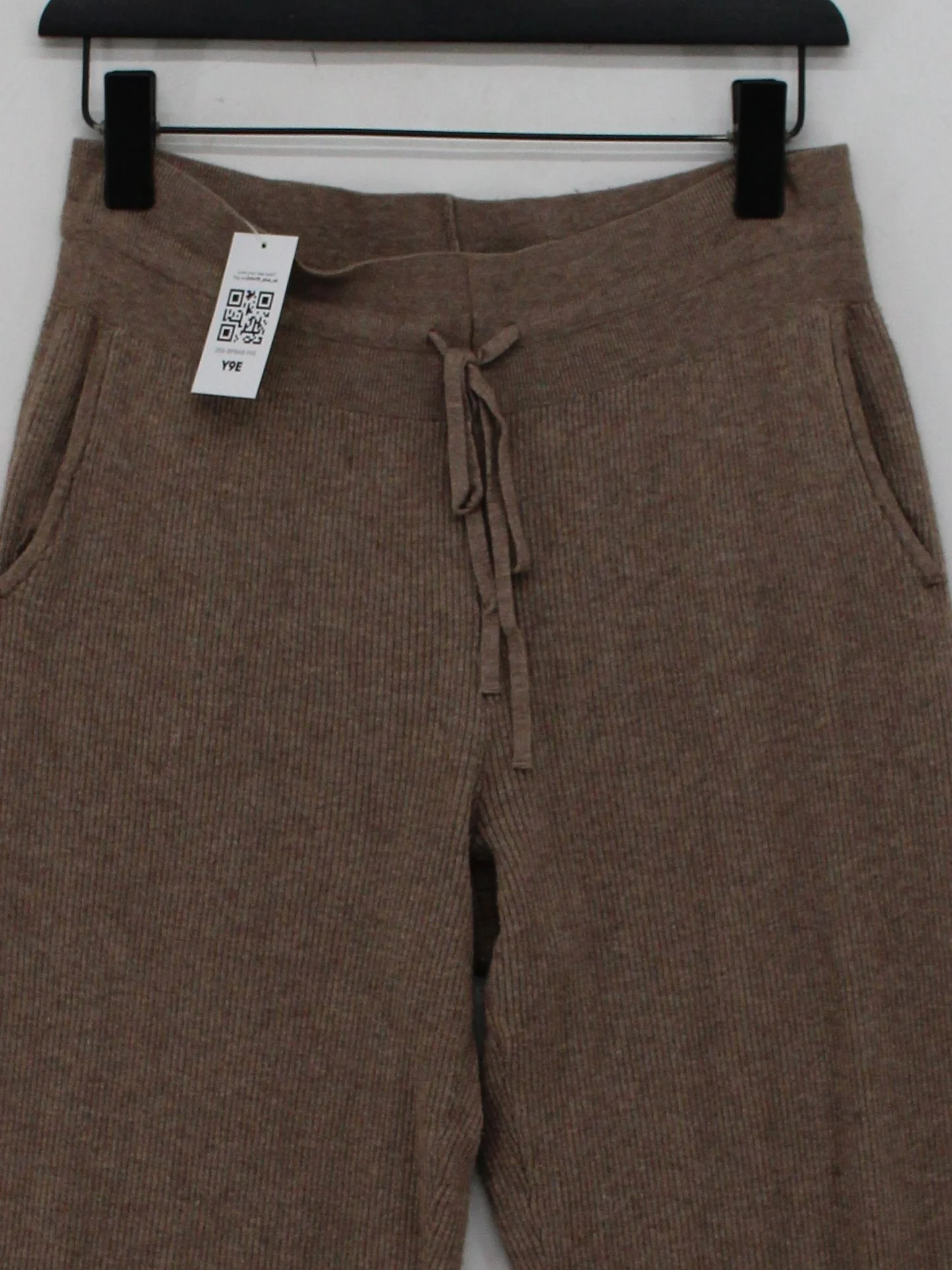 Uniqlo Women's Sports Bottoms XL Brown Viscose with Polyester, Nylon Sweatpants - Image 3