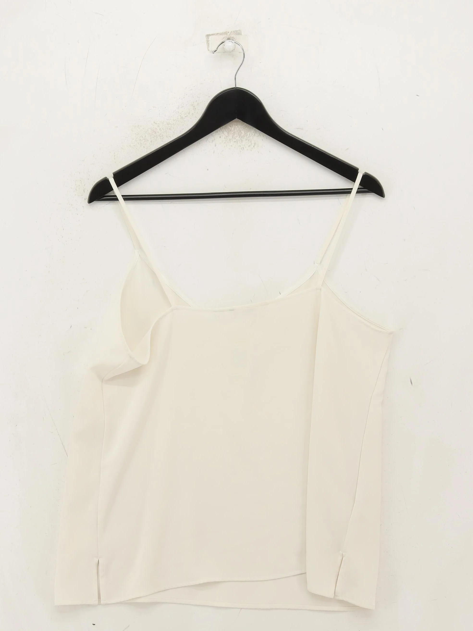 Uniqlo Women's T-Shirt L Cream 100% Other Sleeveless V-Neck Camisole - Image 2