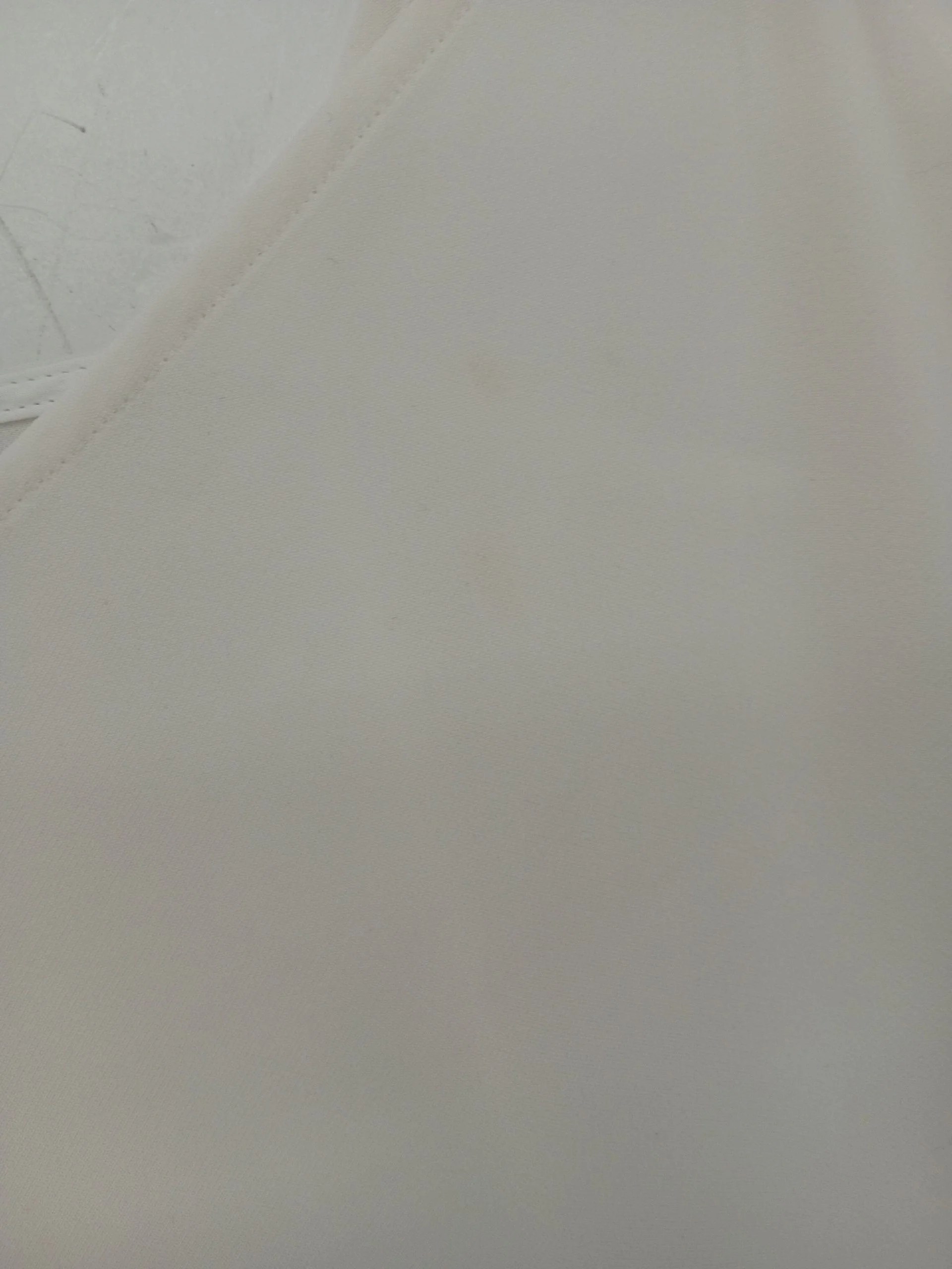 Uniqlo Women's T-Shirt L Cream 100% Other Sleeveless V-Neck Camisole - Image 5