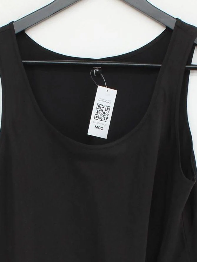 Uniqlo Women's T-Shirt M Black Polyester with Elastane Basic - Image 3