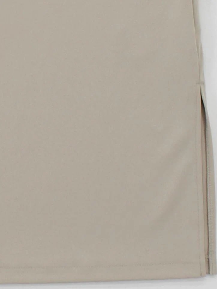Uniqlo Women's T-Shirt M Cream Polyester with Elastane Basic - Image 4