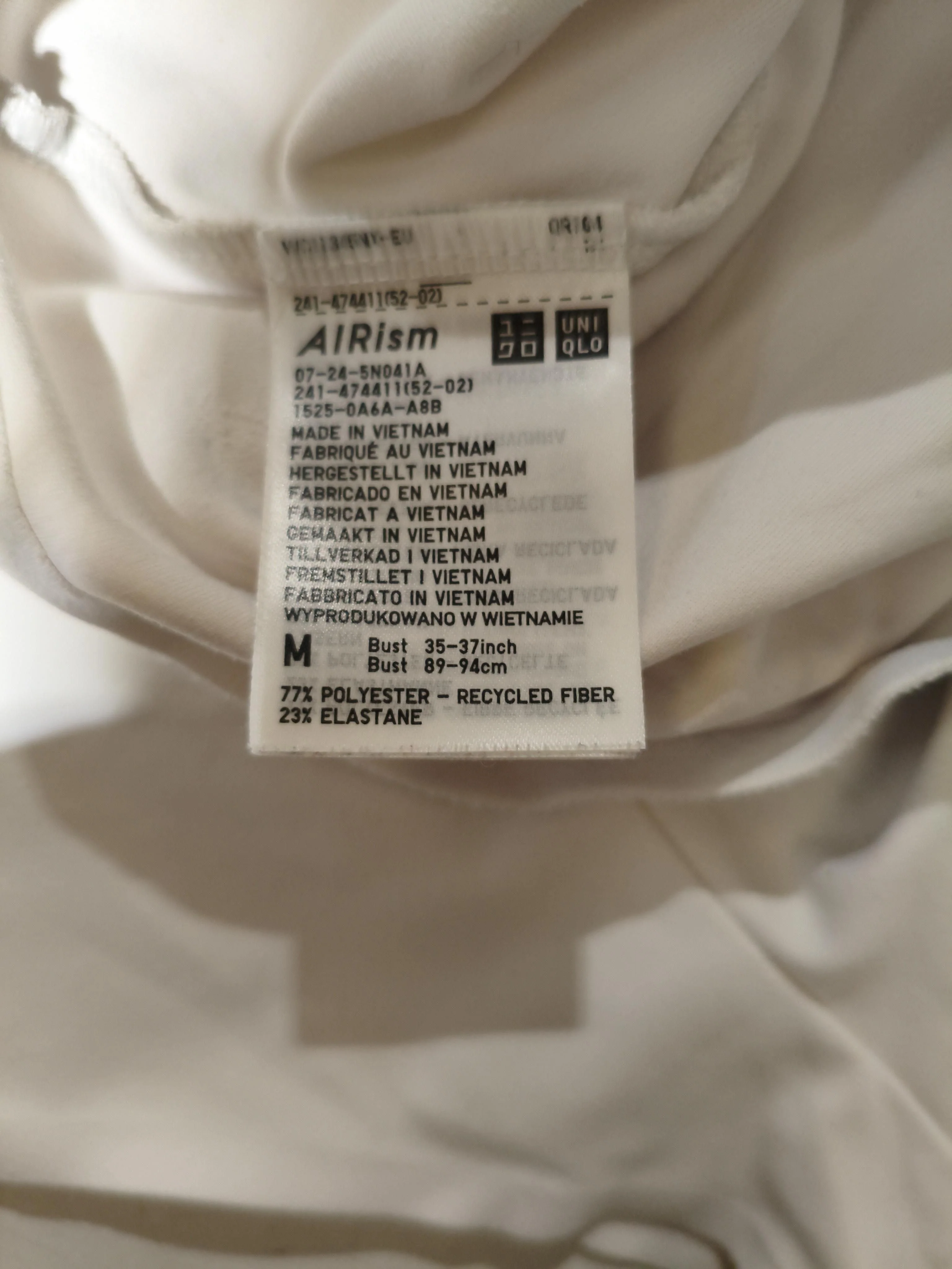 Uniqlo Women's T-Shirt M White Polyester with Elastane Basic - Image 7