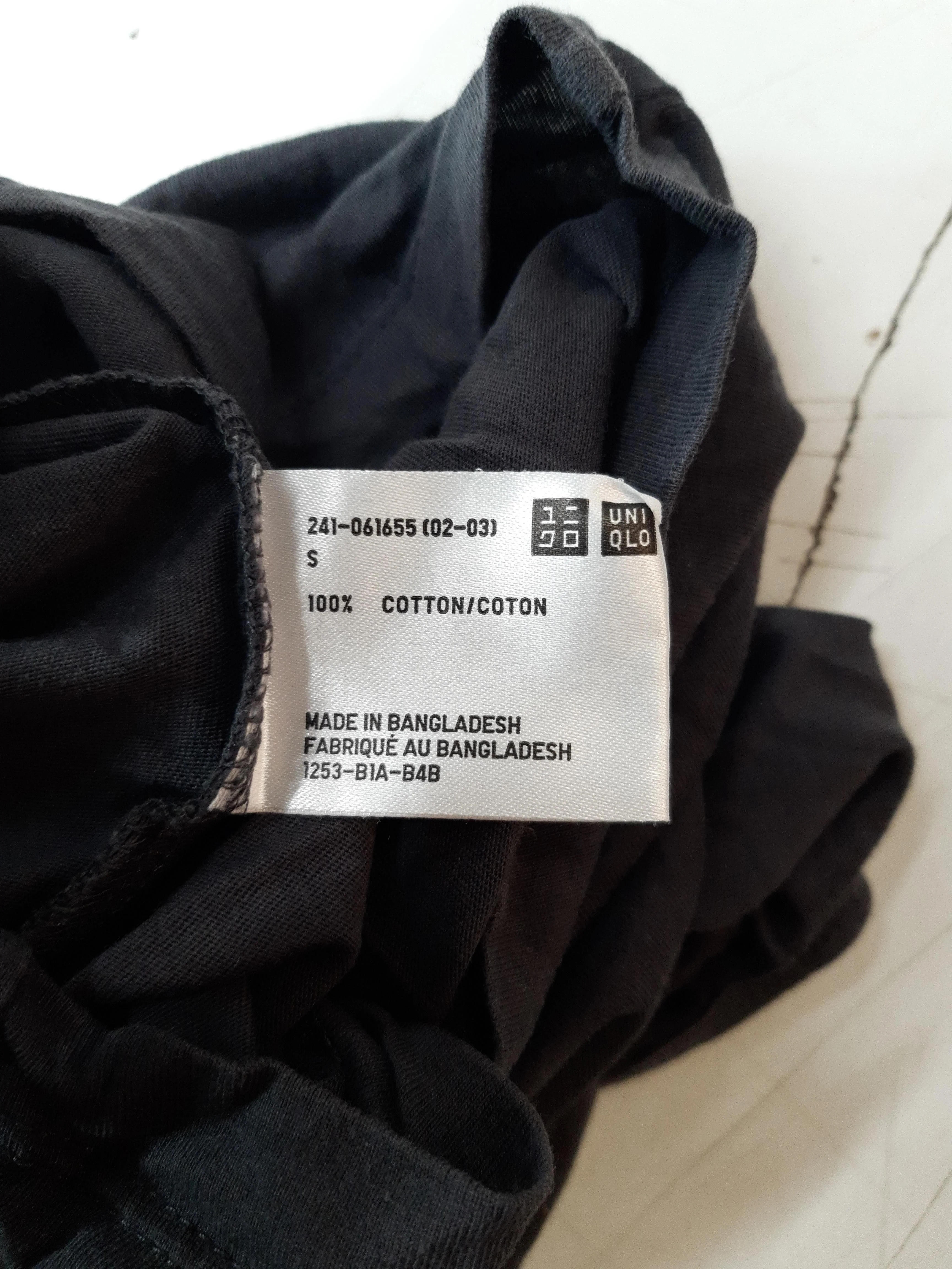 Uniqlo Women's T-Shirt S Black 100% Cotton Sleeveless Round Neck Basic - Image 7