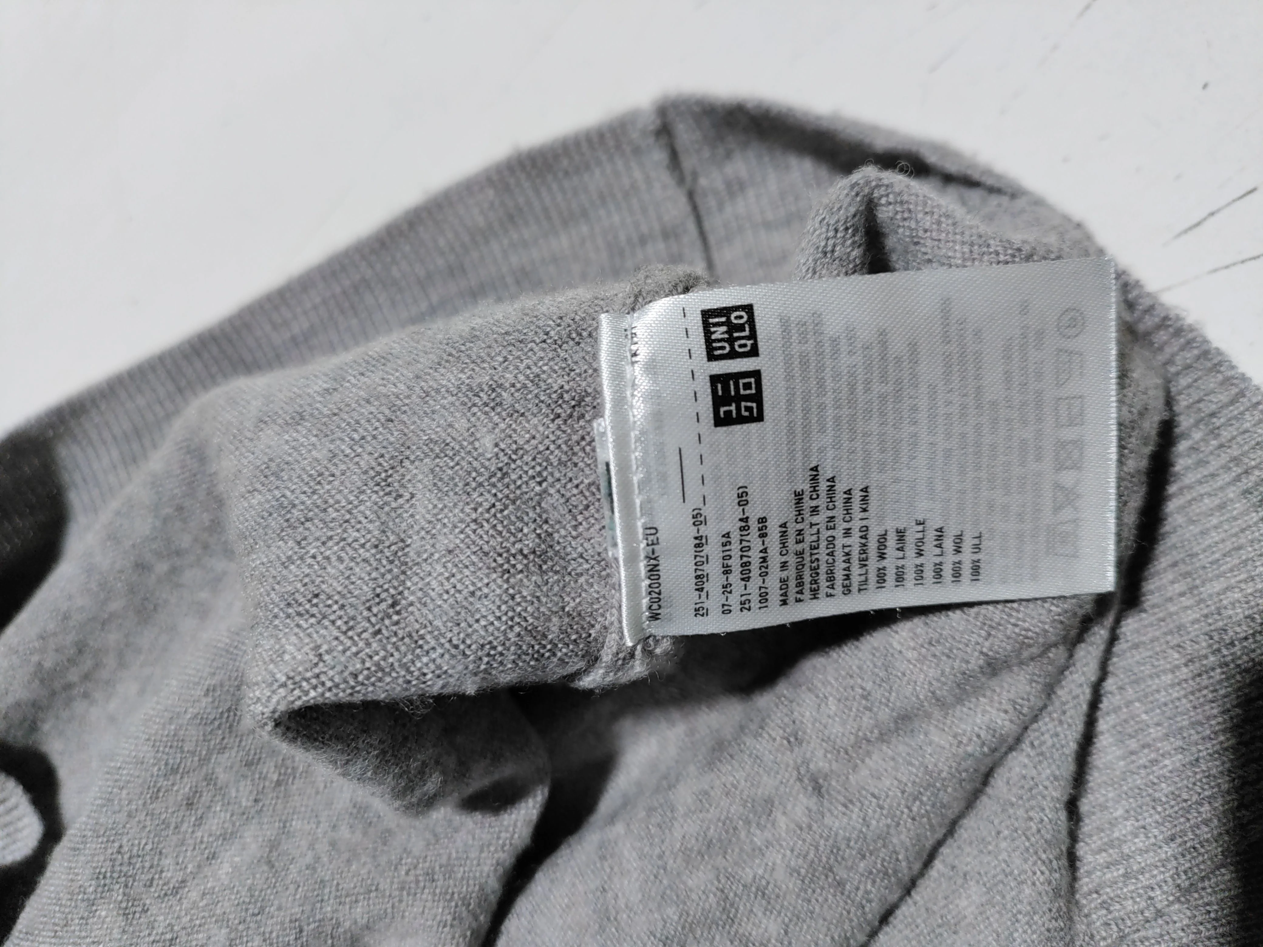 Uniqlo Women's Top L Grey 100% Wool Short Sleeve Round Neck Basic - Image 6