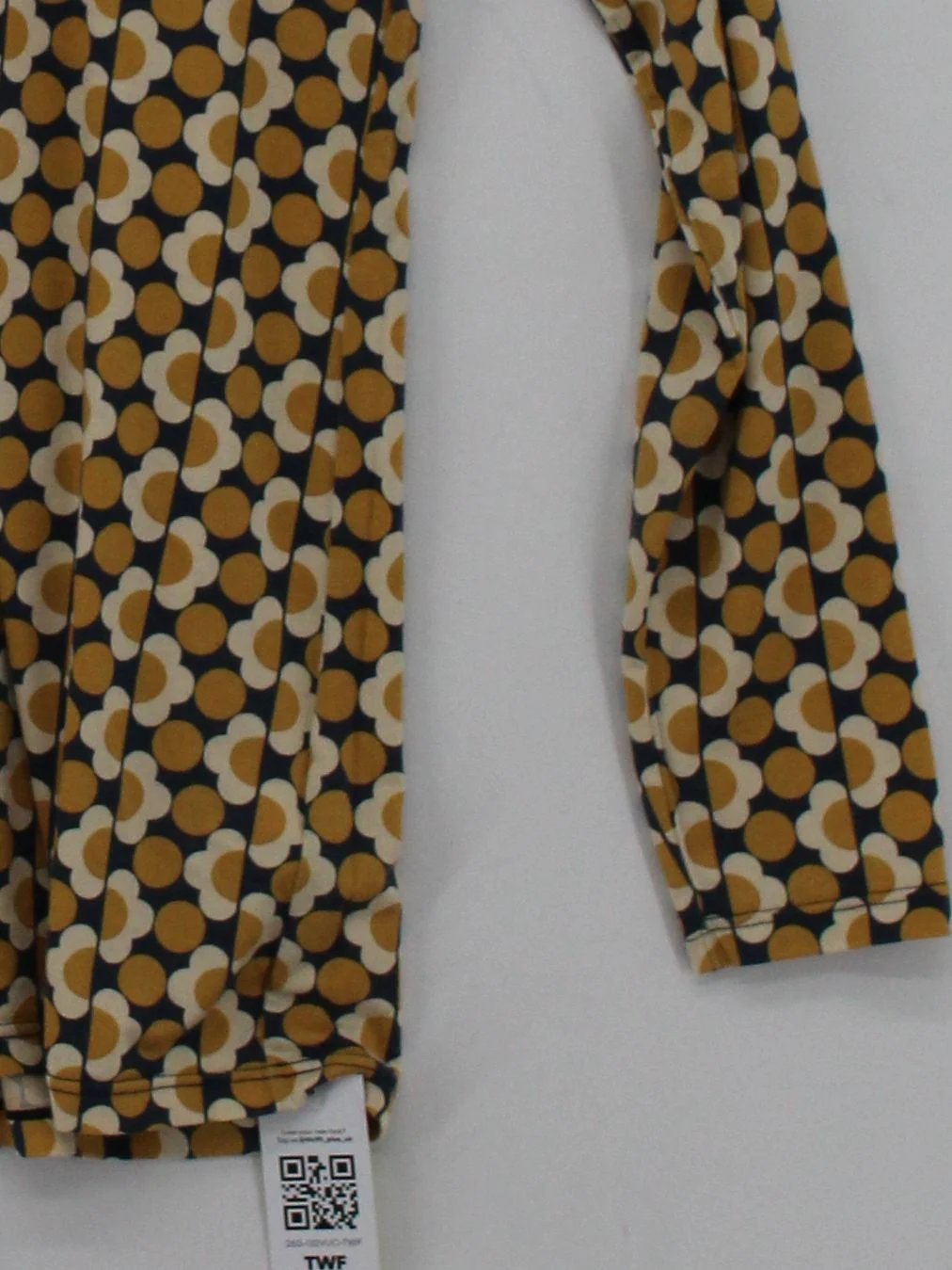 Uniqlo Women's Top L Multi Polyester with Acrylic, Viscose, Elastane Basic - Image 4