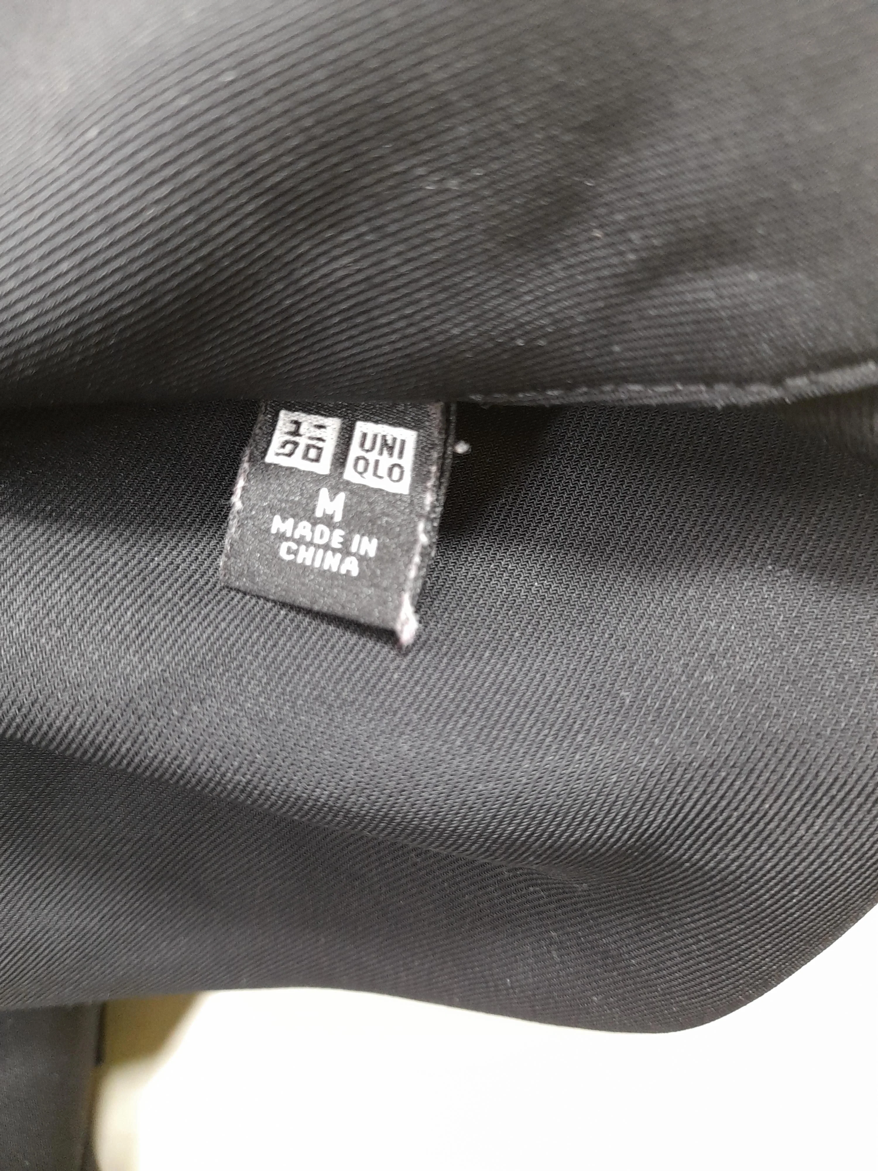 Uniqlo Women's Top M Black Polyester with Other Short Sleeve Collared Cropped - Image 6