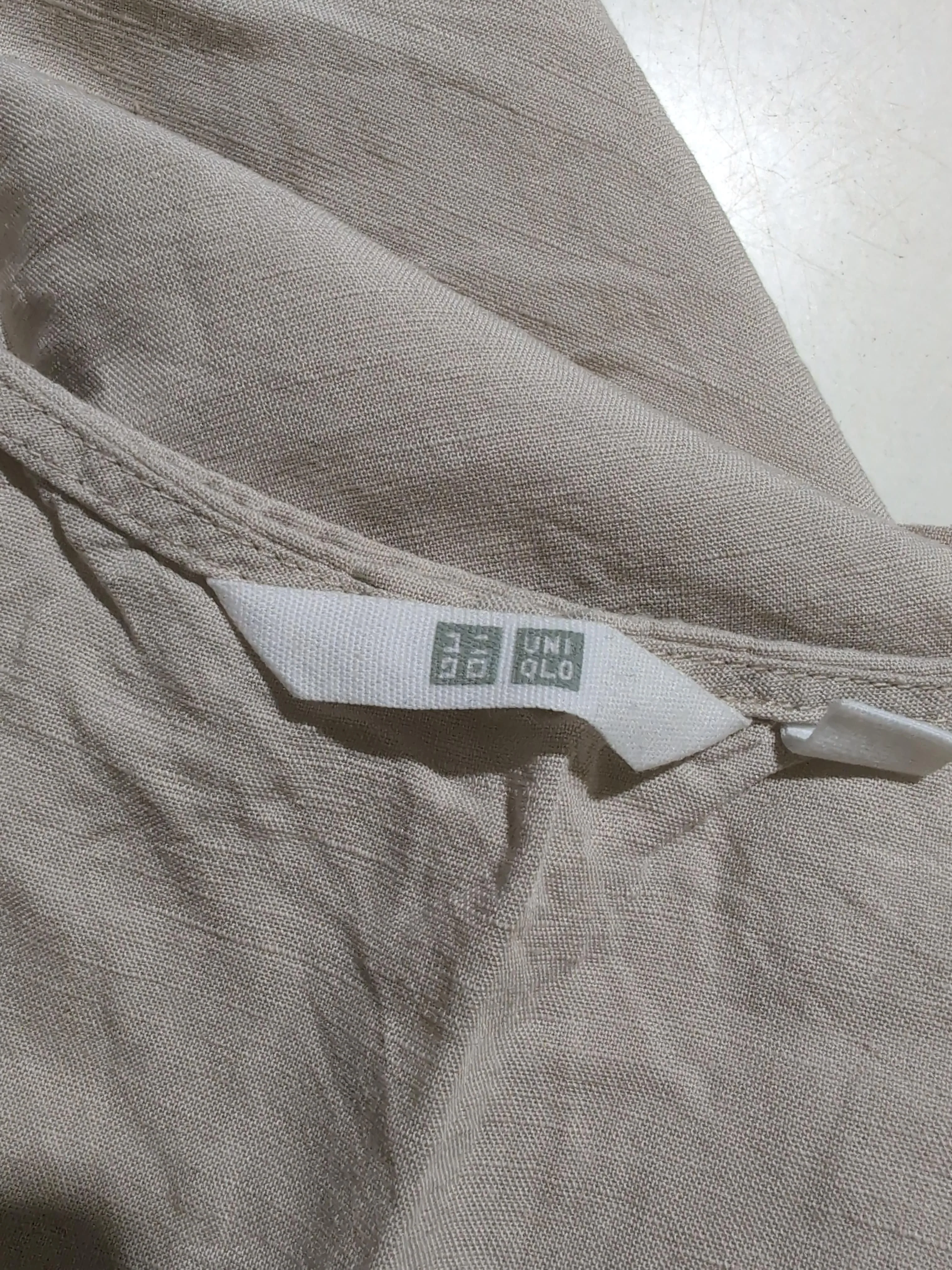 Uniqlo Women's Top S Cream 100% Other Sleeveless Round Neck Basic - Image 5