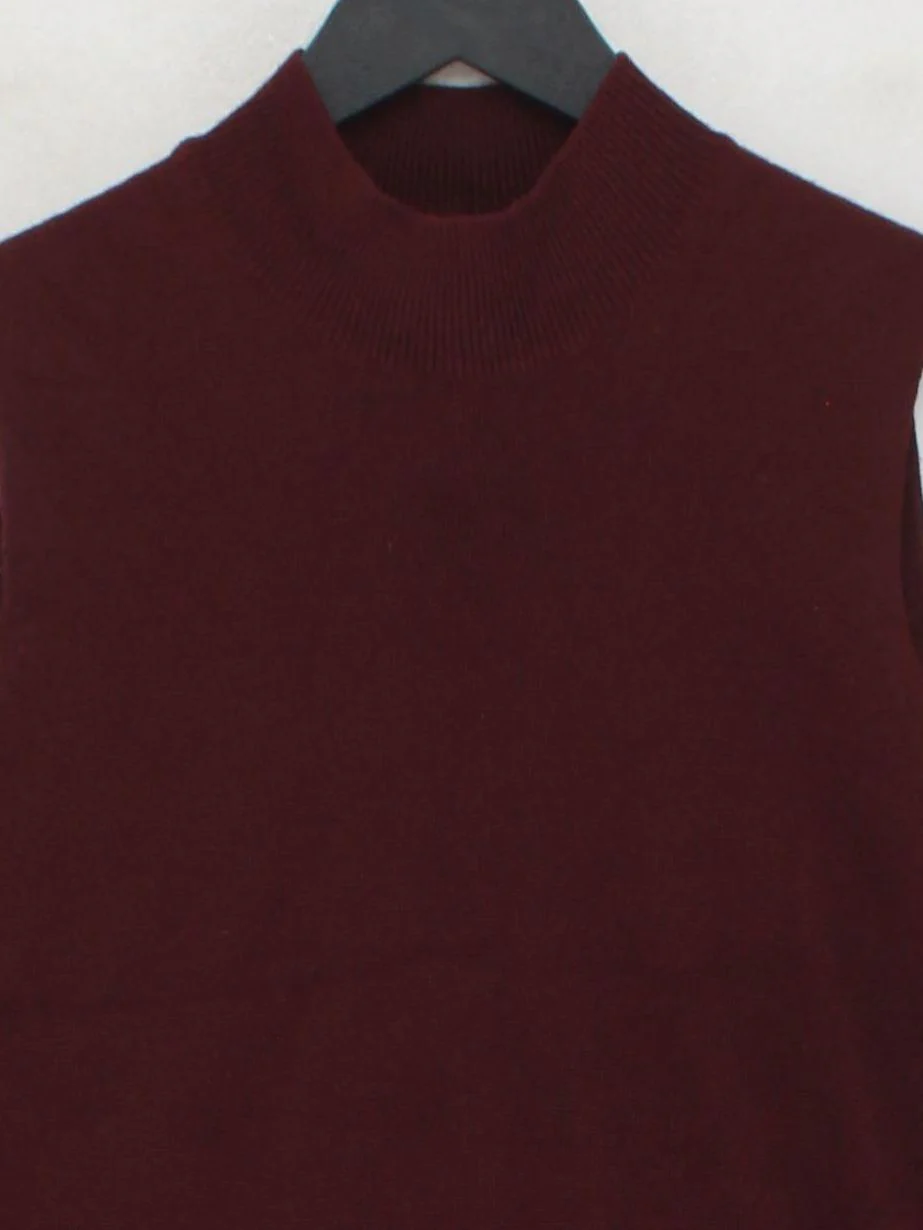 Uniqlo Women's Top S Red Acrylic with Wool, Nylon Sleeveless Mock Neck Basic - Image 3