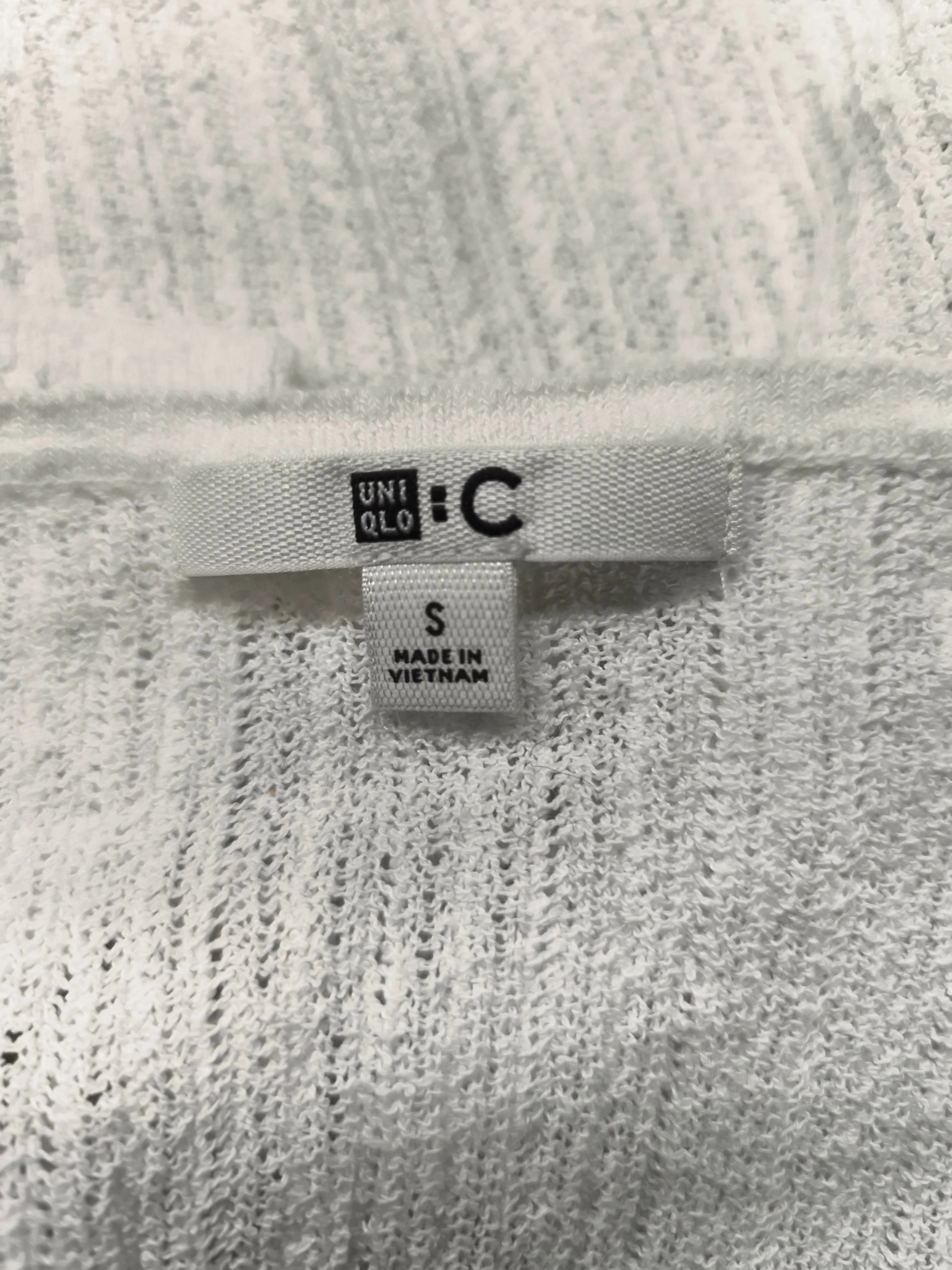 Uniqlo Women's Top S White Cotton with Polyamide Short Sleeve V-Neck Basic - Image 5