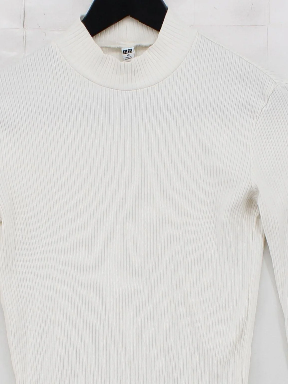 Uniqlo Women's Top XS White Cotton with Elastane Long Sleeve Mock Neck Basic - Image 3