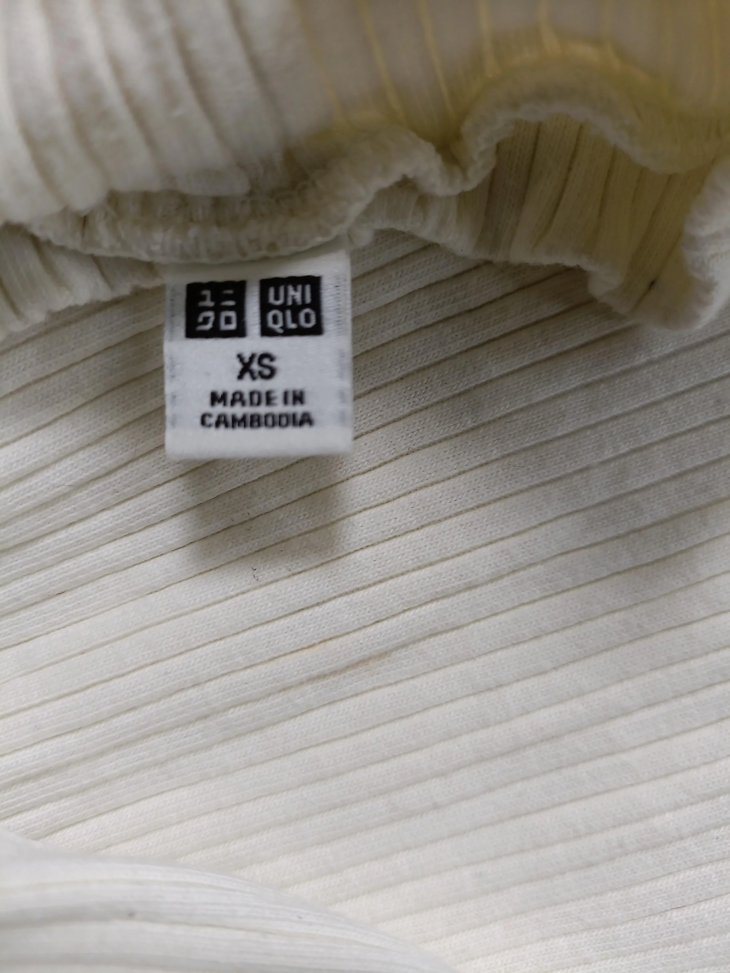 Uniqlo Women's Top XS White Cotton with Elastane Long Sleeve Mock Neck Basic - Image 5