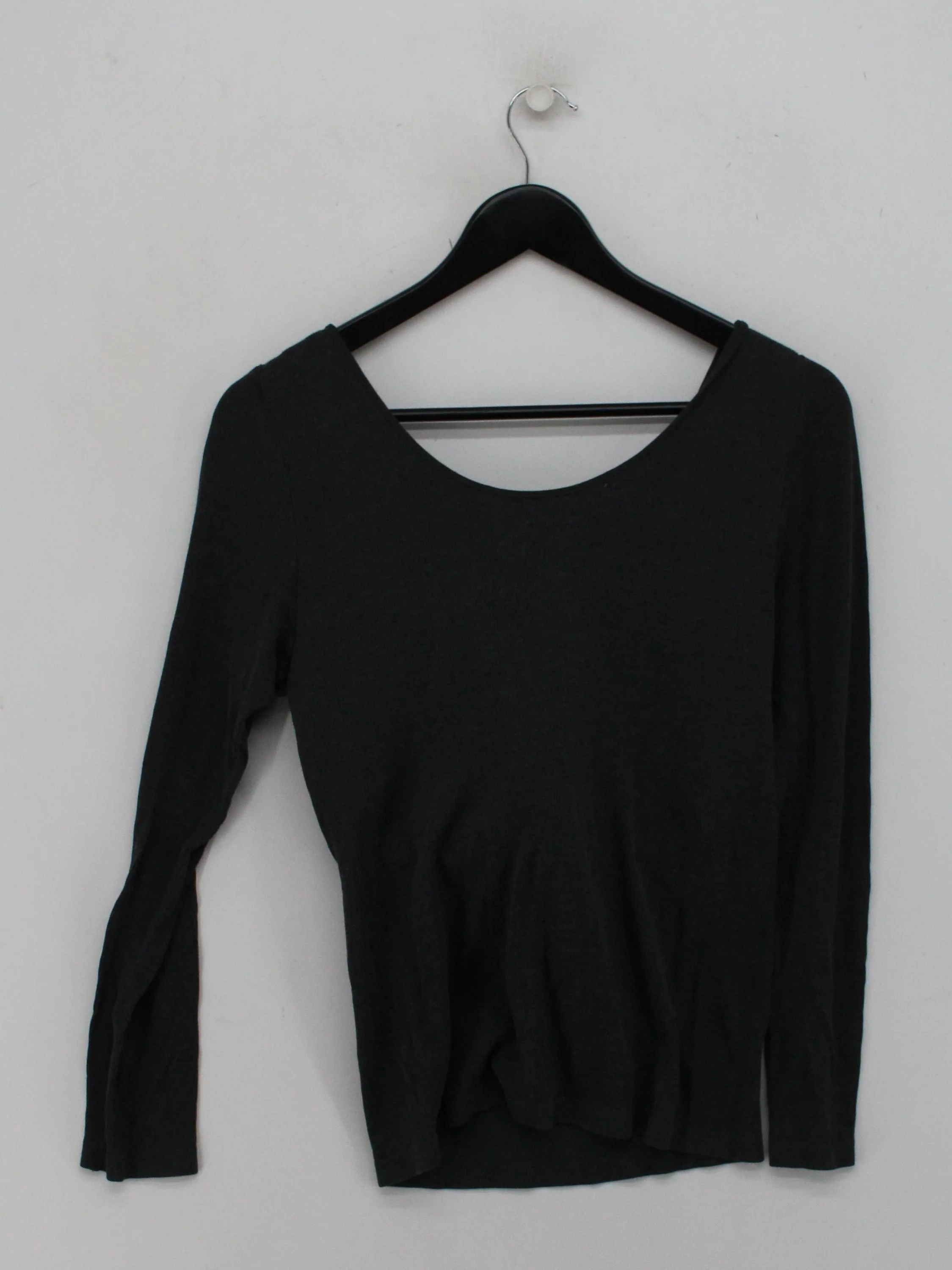 Uniqlo Women's Top XXL Black Polyester with Acrylic, Elastane Basic - Image 2