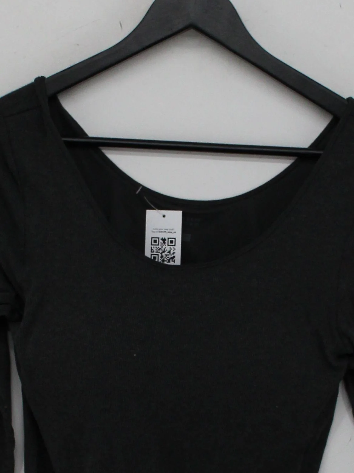 Uniqlo Women's Top XXL Black Polyester with Acrylic, Elastane Basic - Image 3