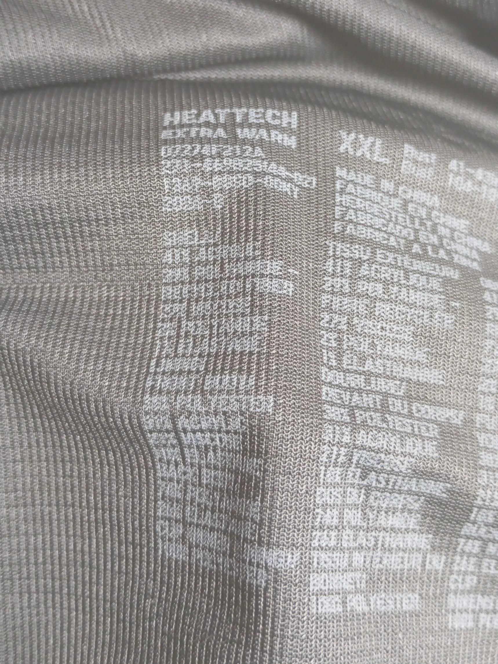 Uniqlo Women's Top XXL Black Polyester with Acrylic, Elastane Basic - Image 6