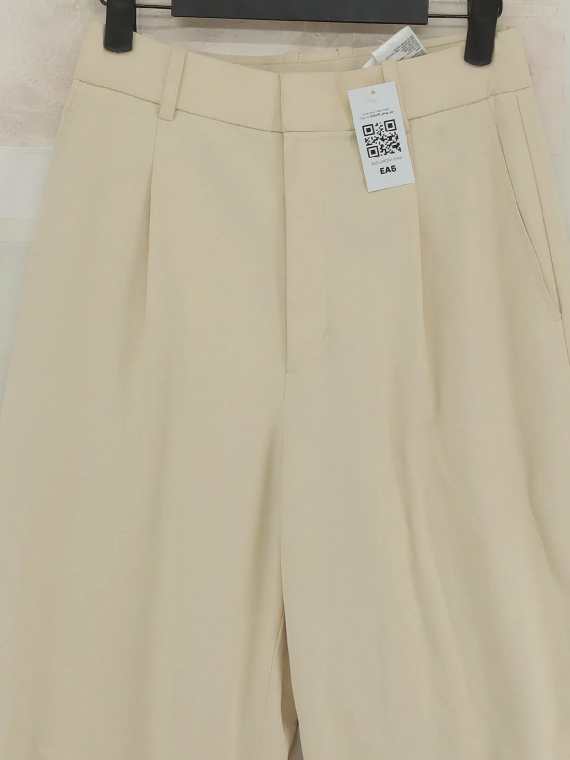 Uniqlo Women's Trousers XS Cream Polyester with Viscose, Elastane Wide-Leg Chino - Image 3