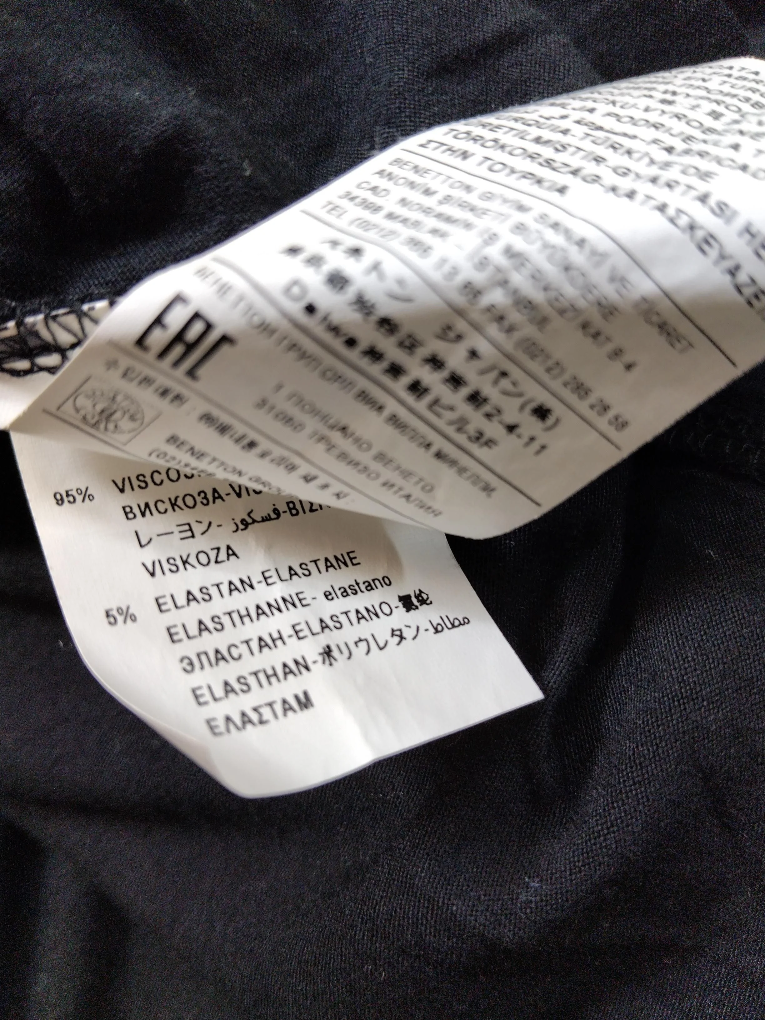 United Colors Of Benetton Women's T-Shirt S Black Viscose with Elastane Basic - Image 6